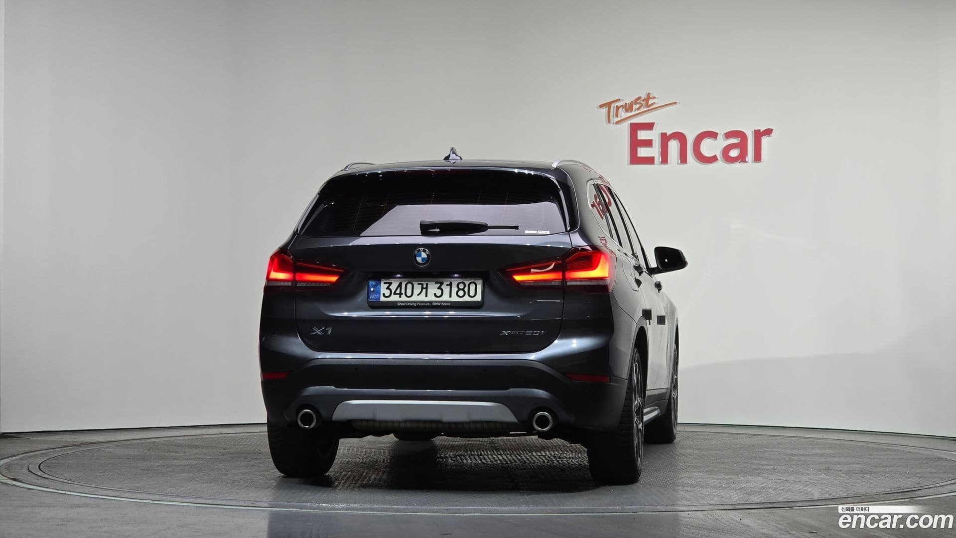 Main__Slider__Photo:X1 BMW 2021.0-3