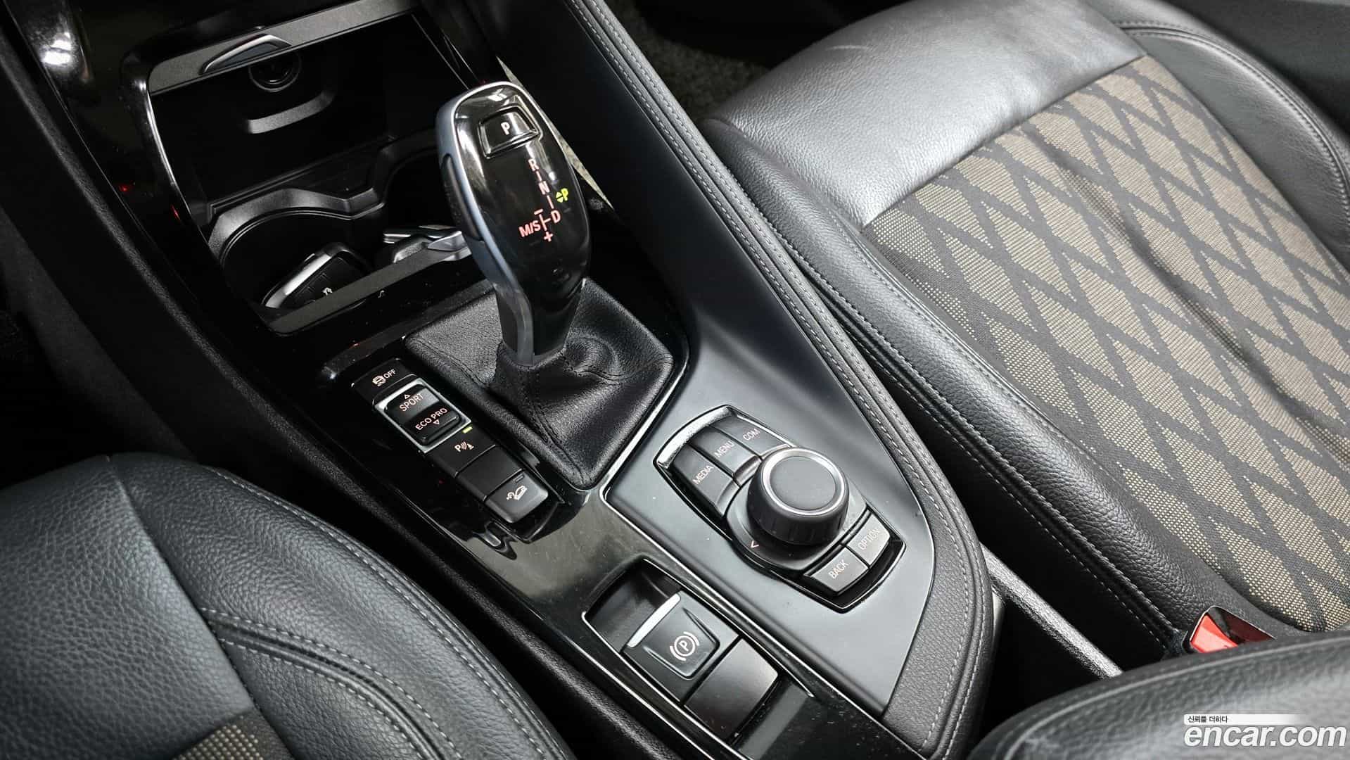 X1 BMW 2021.0-INNER-009