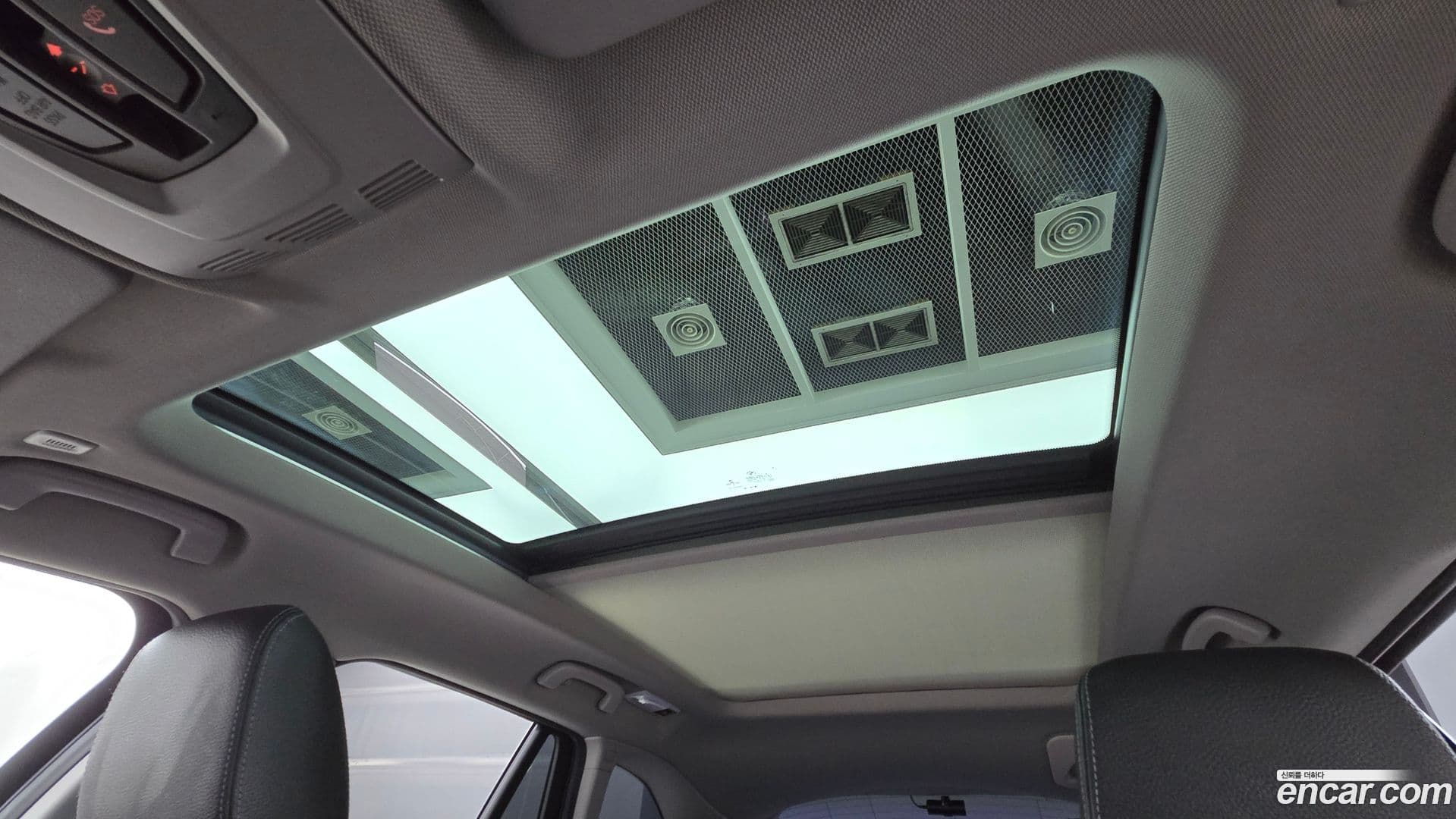 Main__Slider__Photo:X1 BMW 2021.0-17