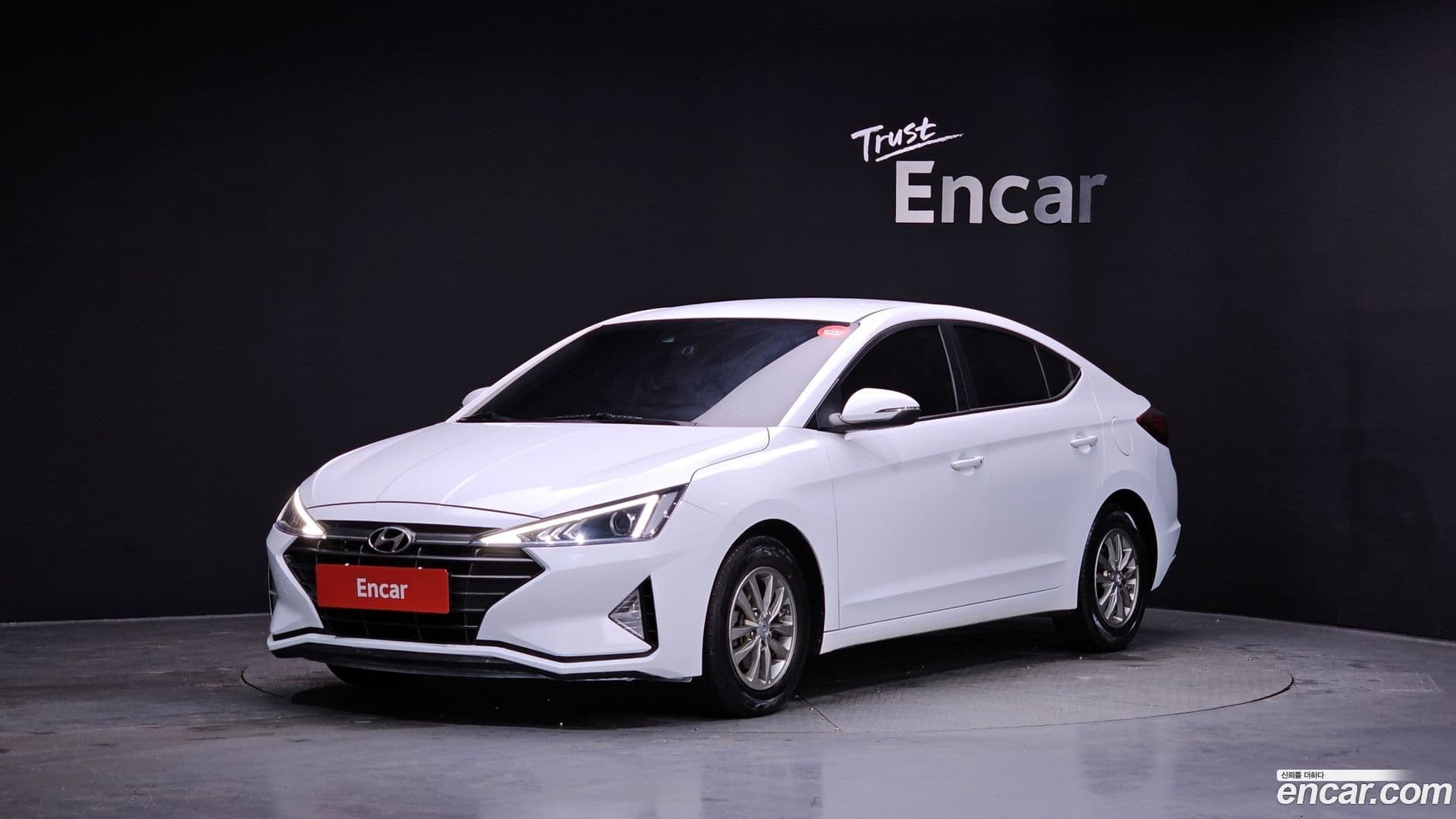 Main__Slider__Photo:AVANTE Hyundai 2019.3-0