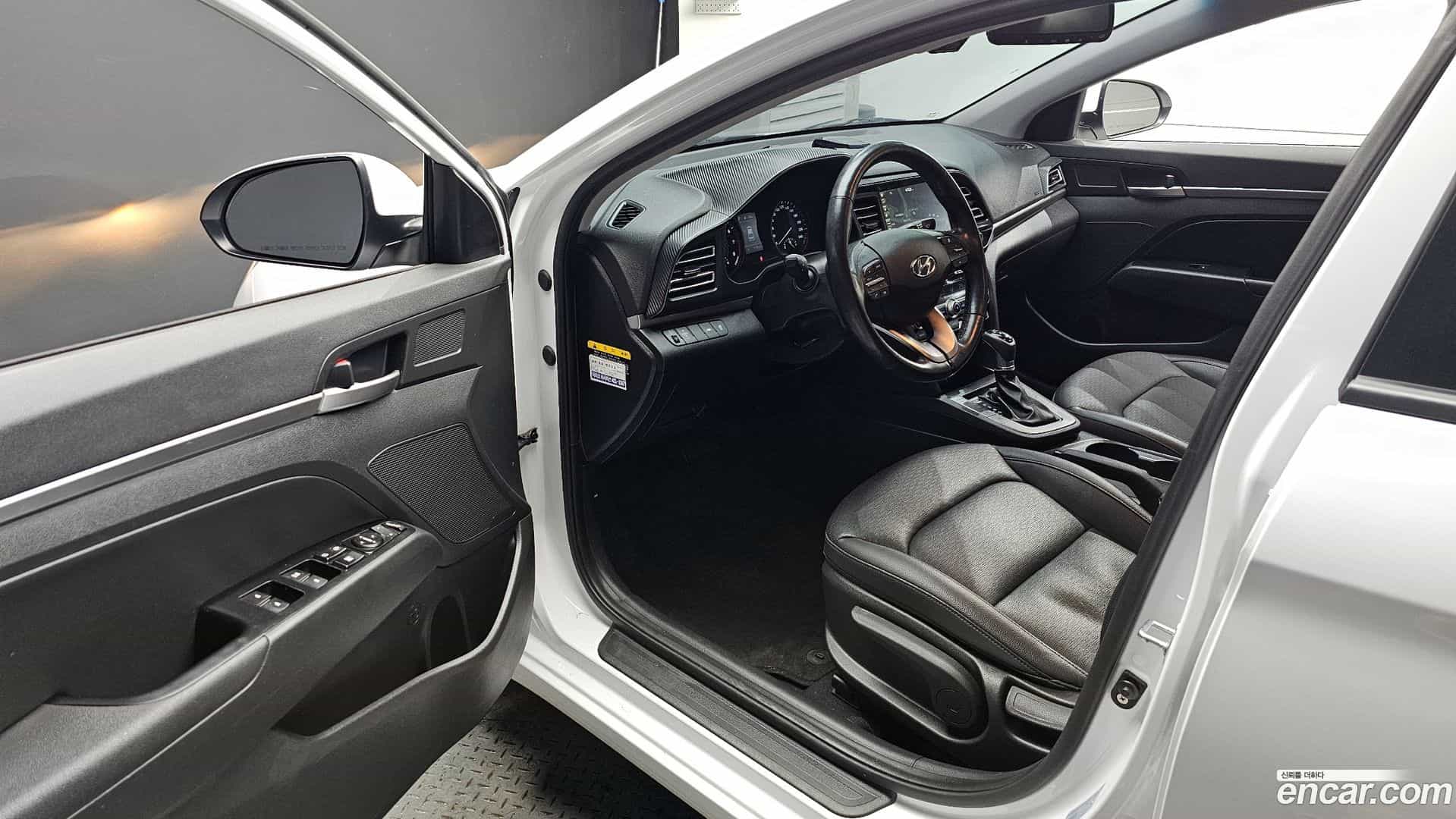 AVANTE Hyundai 2019.3-INNER-010