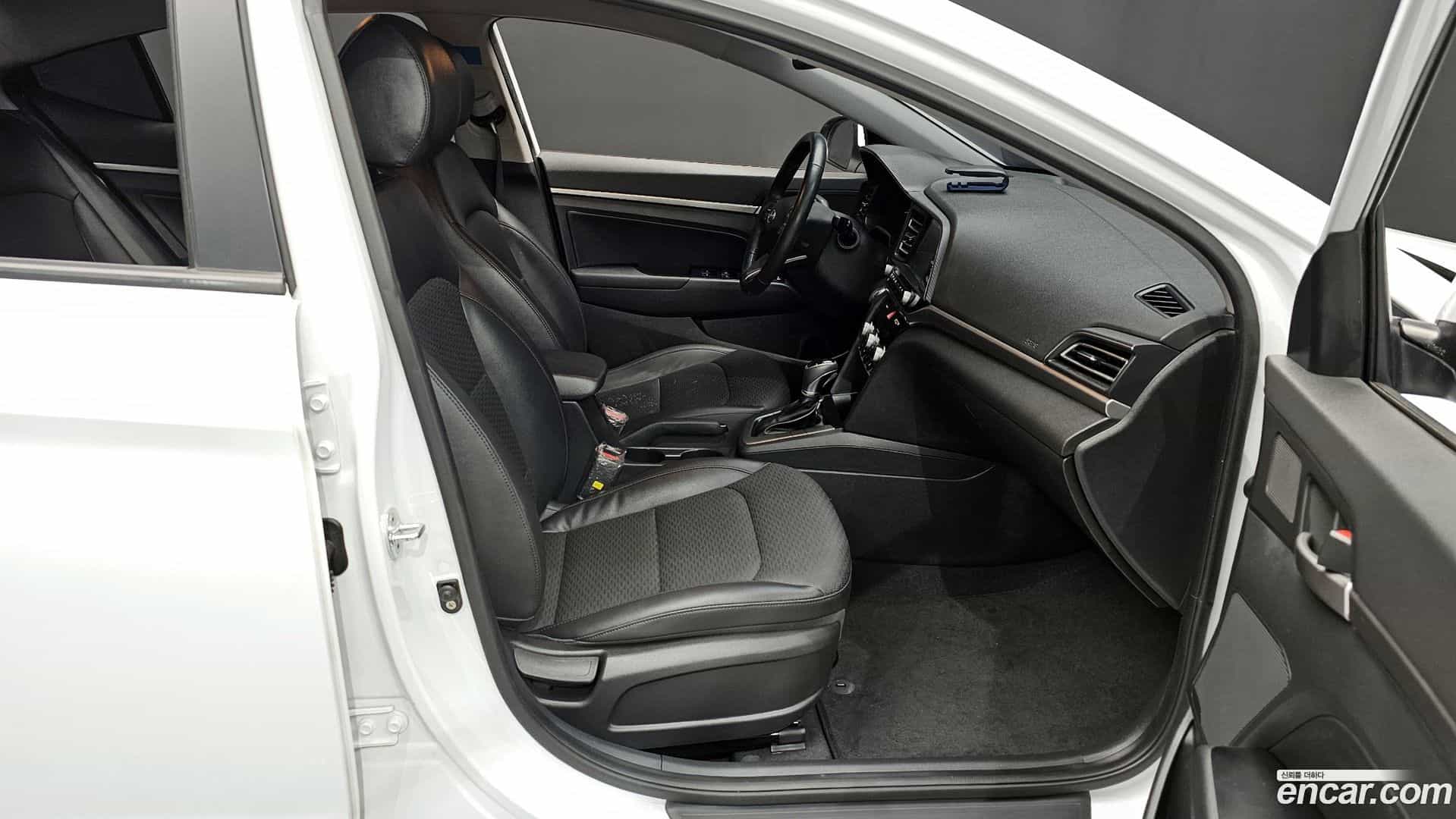 AVANTE Hyundai 2019.3-OPTION-015