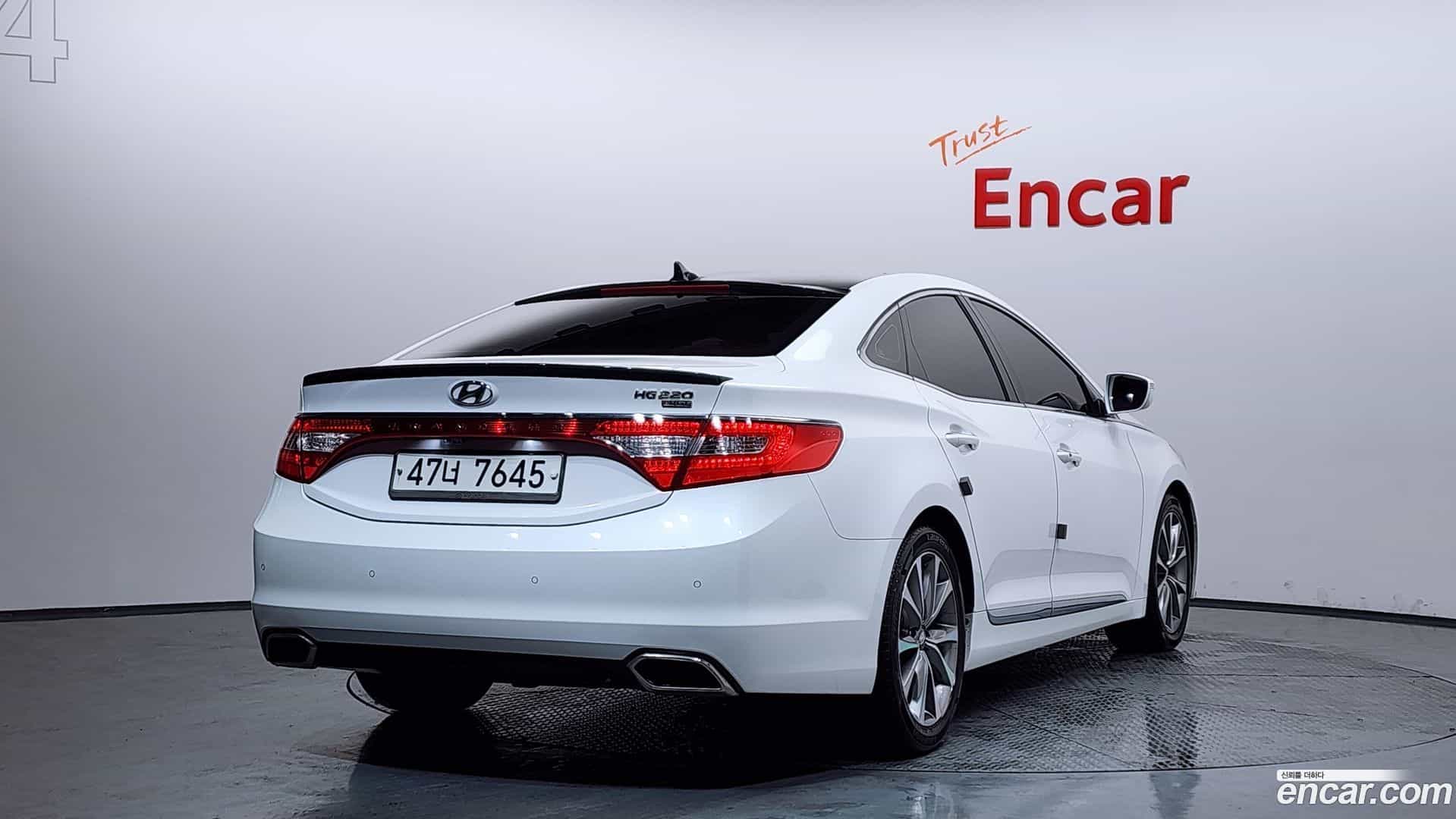 Grandeur Hyundai 2015.1-OUTER-002