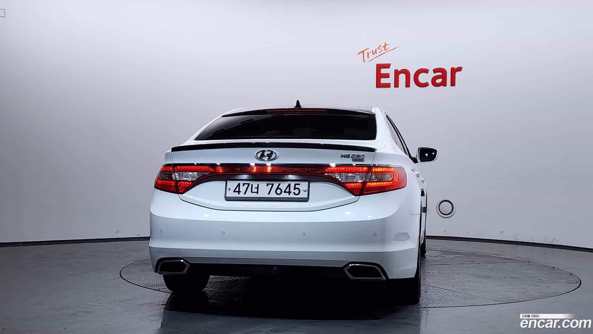 Grandeur Hyundai 2015.1-OUTER-004