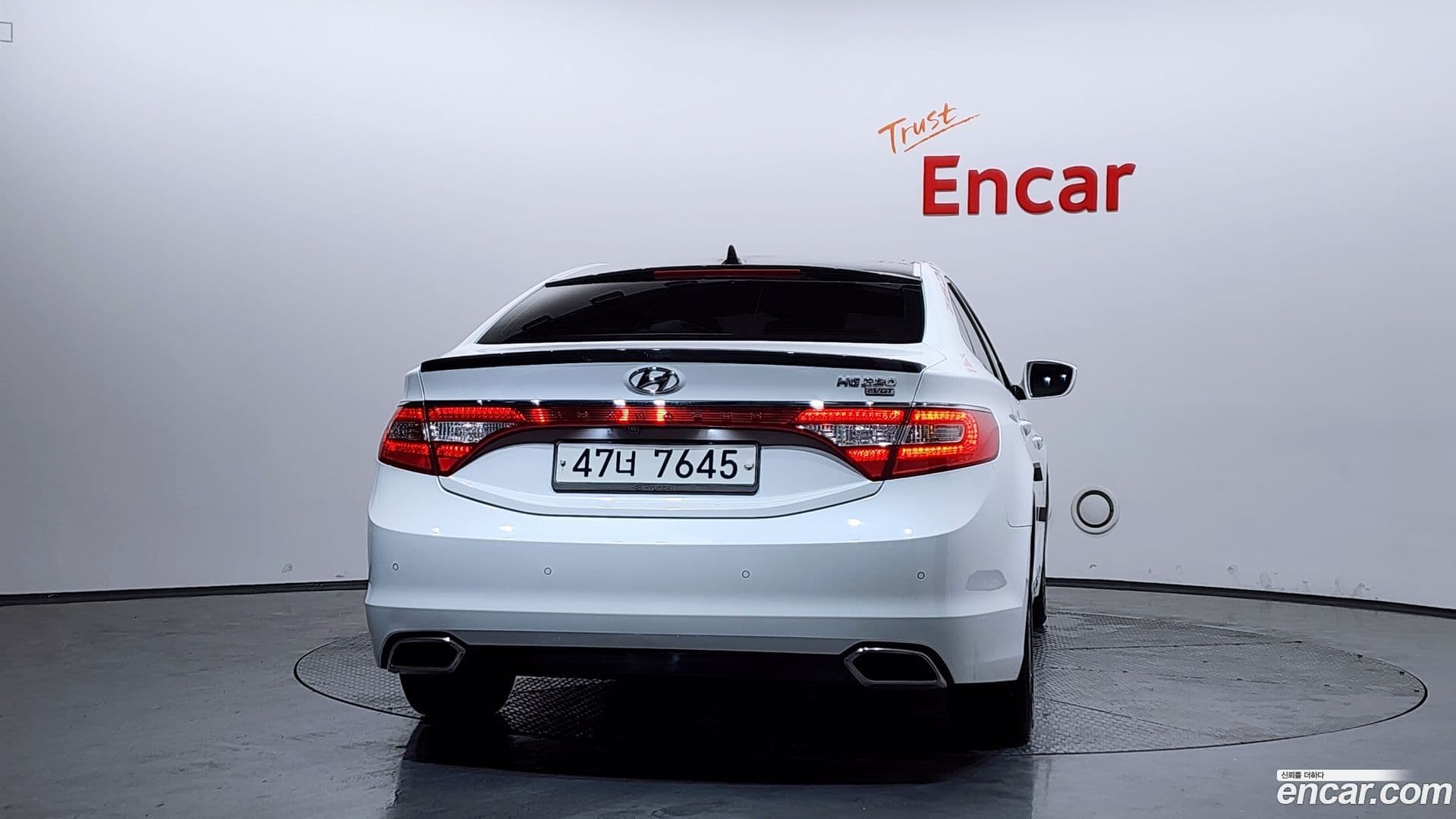 Main__Slider__Photo:Grandeur Hyundai 2015.1-3