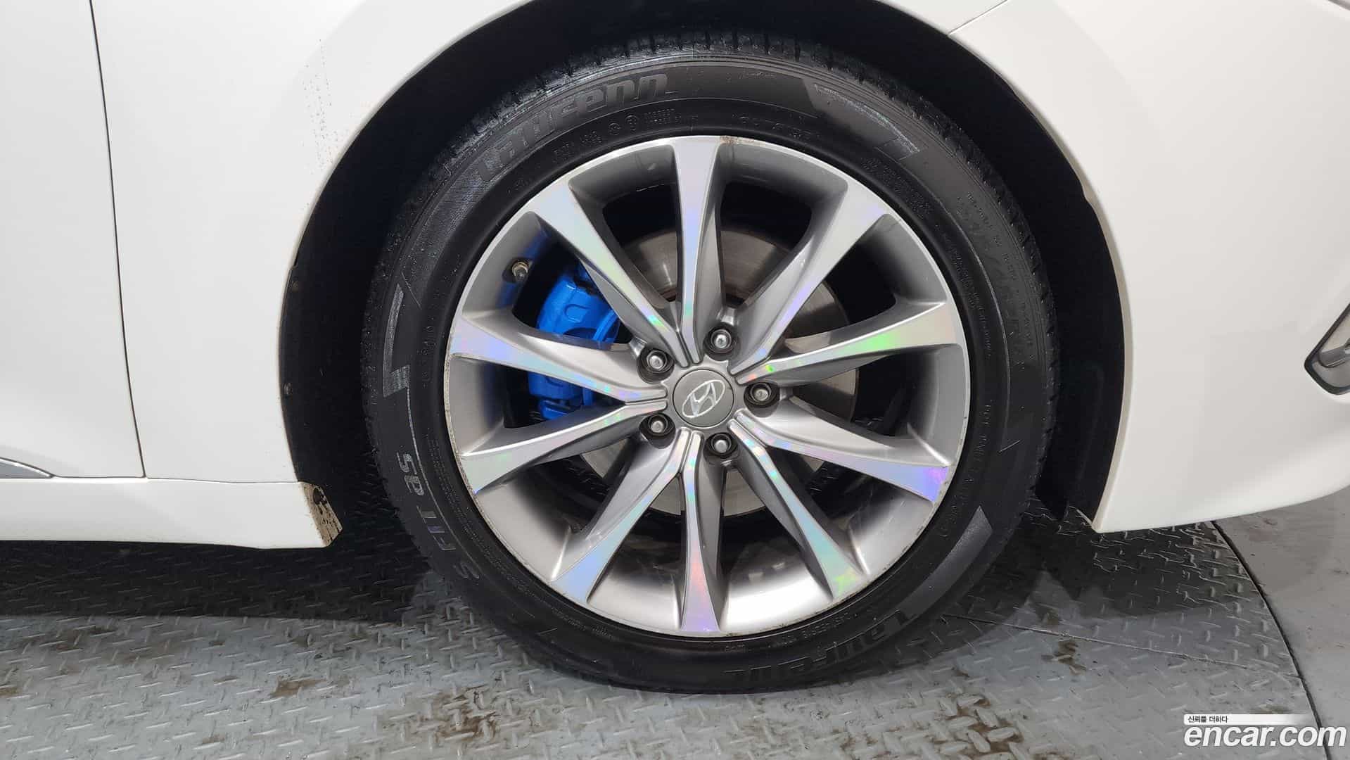 Grandeur Hyundai 2015.1-OUTER-005