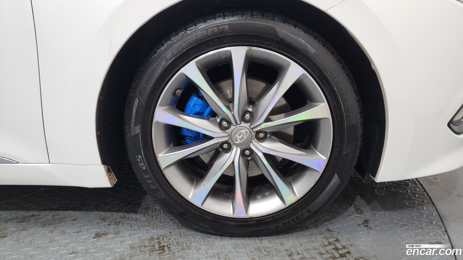 Main__Slider__Photo:Grandeur Hyundai 2015.1-4