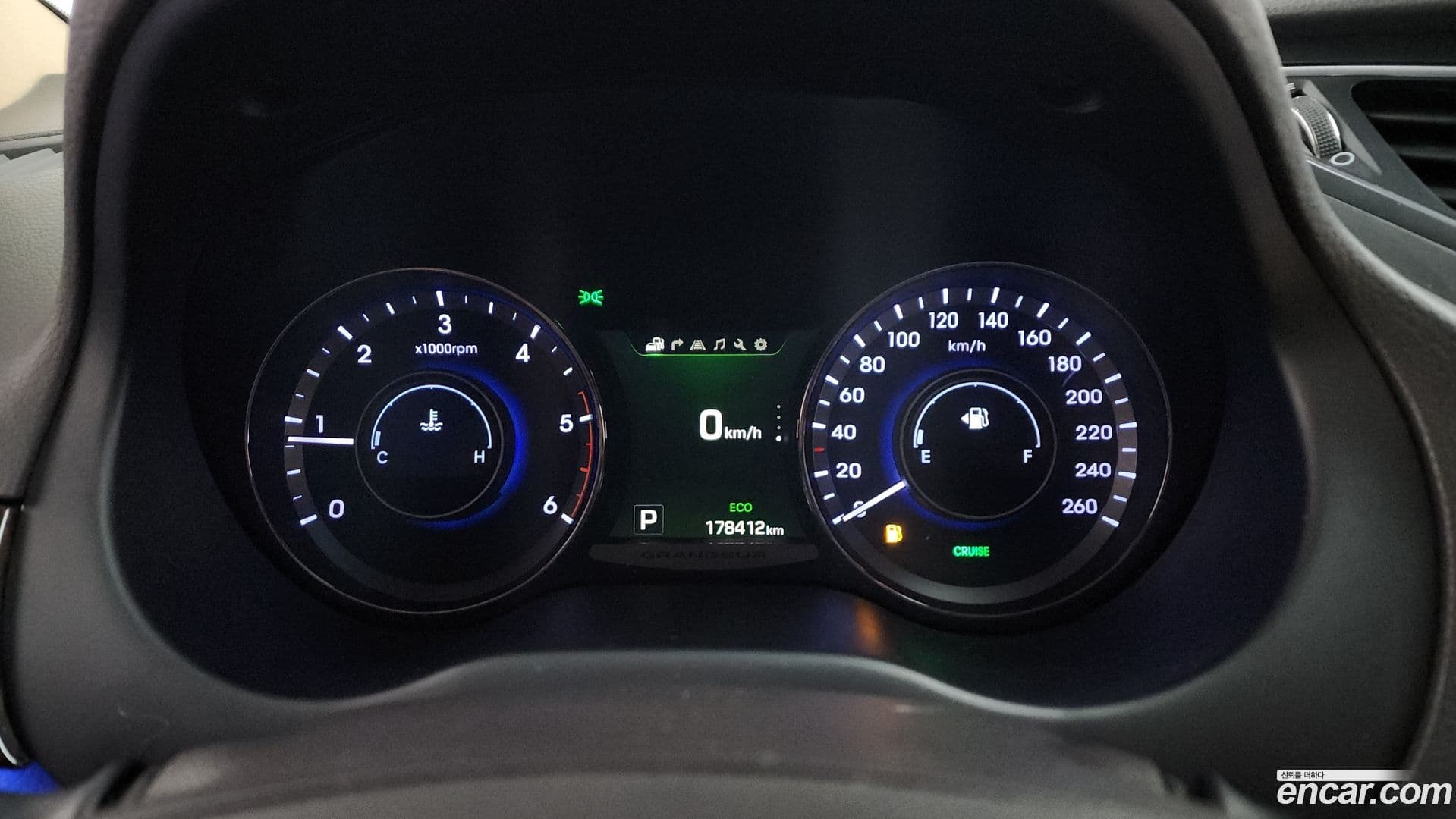 Main__Slider__Photo:Grandeur Hyundai 2015.1-7