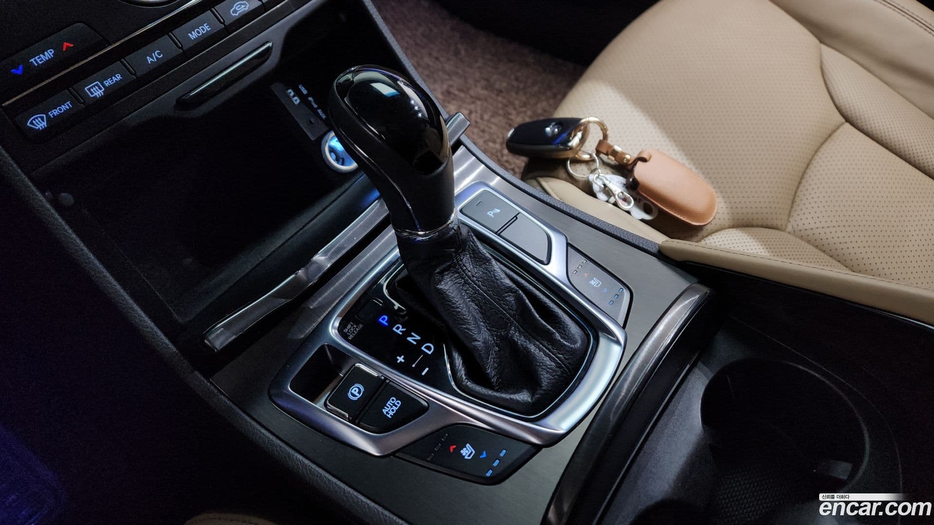 Main__Slider__Photo:Grandeur Hyundai 2015.1-8