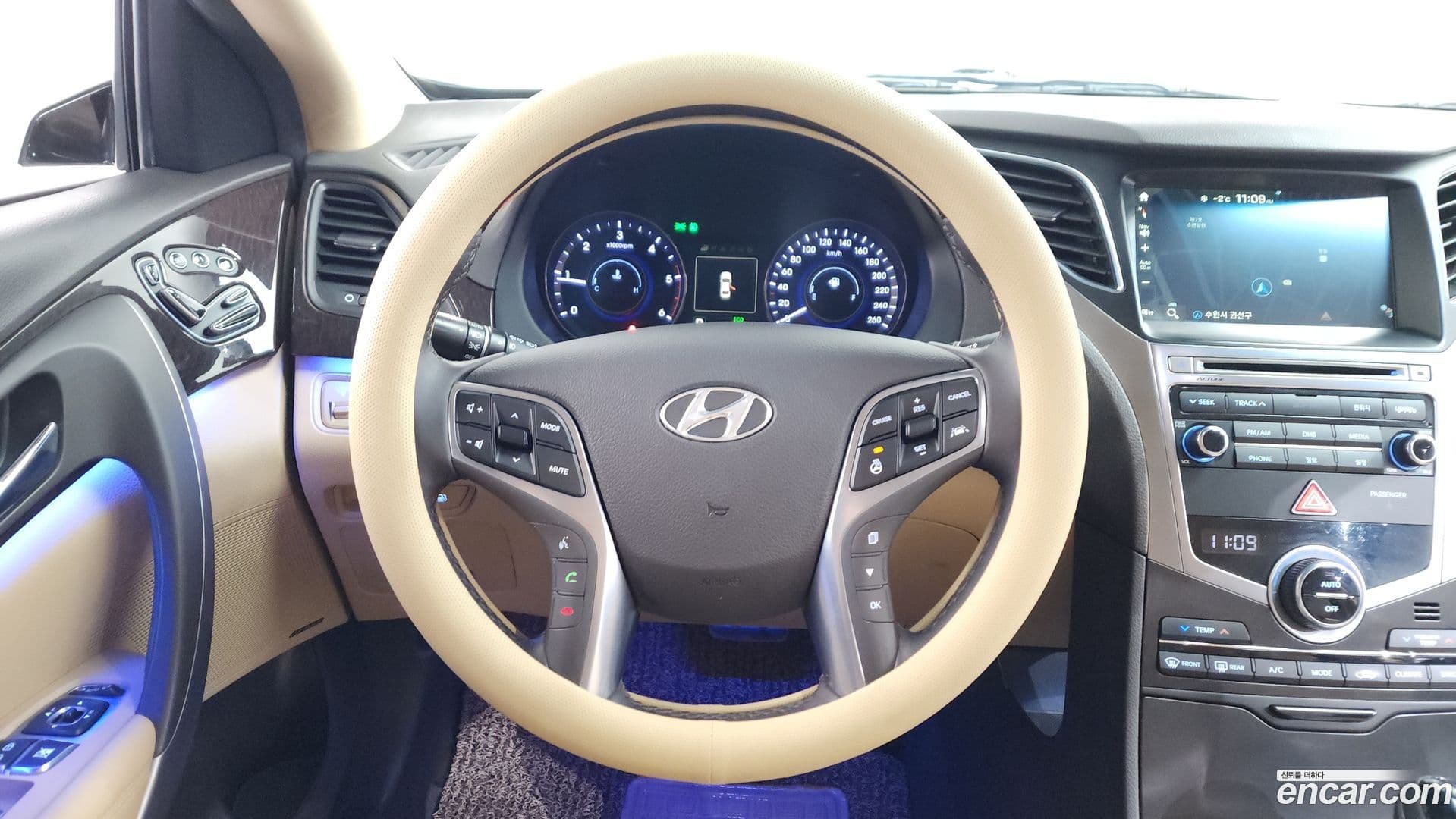 Main__Slider__Photo:Grandeur Hyundai 2015.1-12
