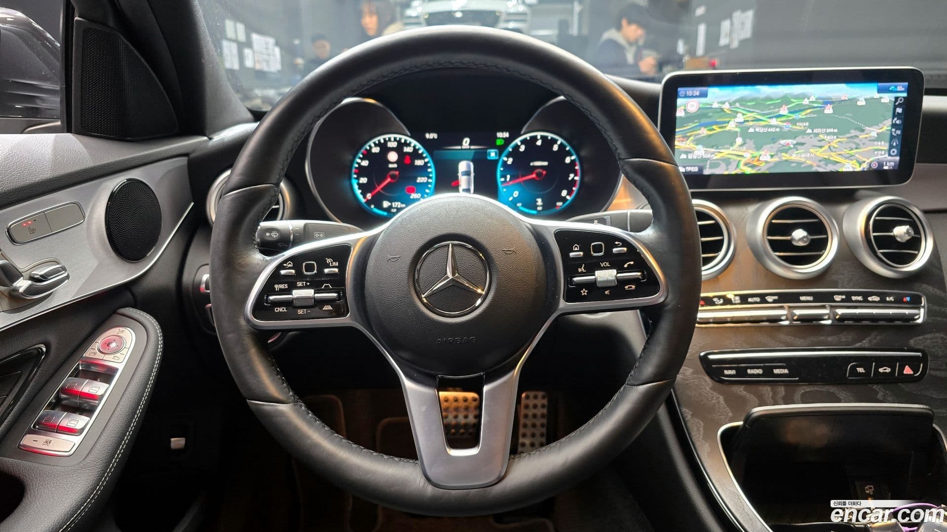 Main__Slider__Photo:C-Class Mercedes-Benz 2021.1-12