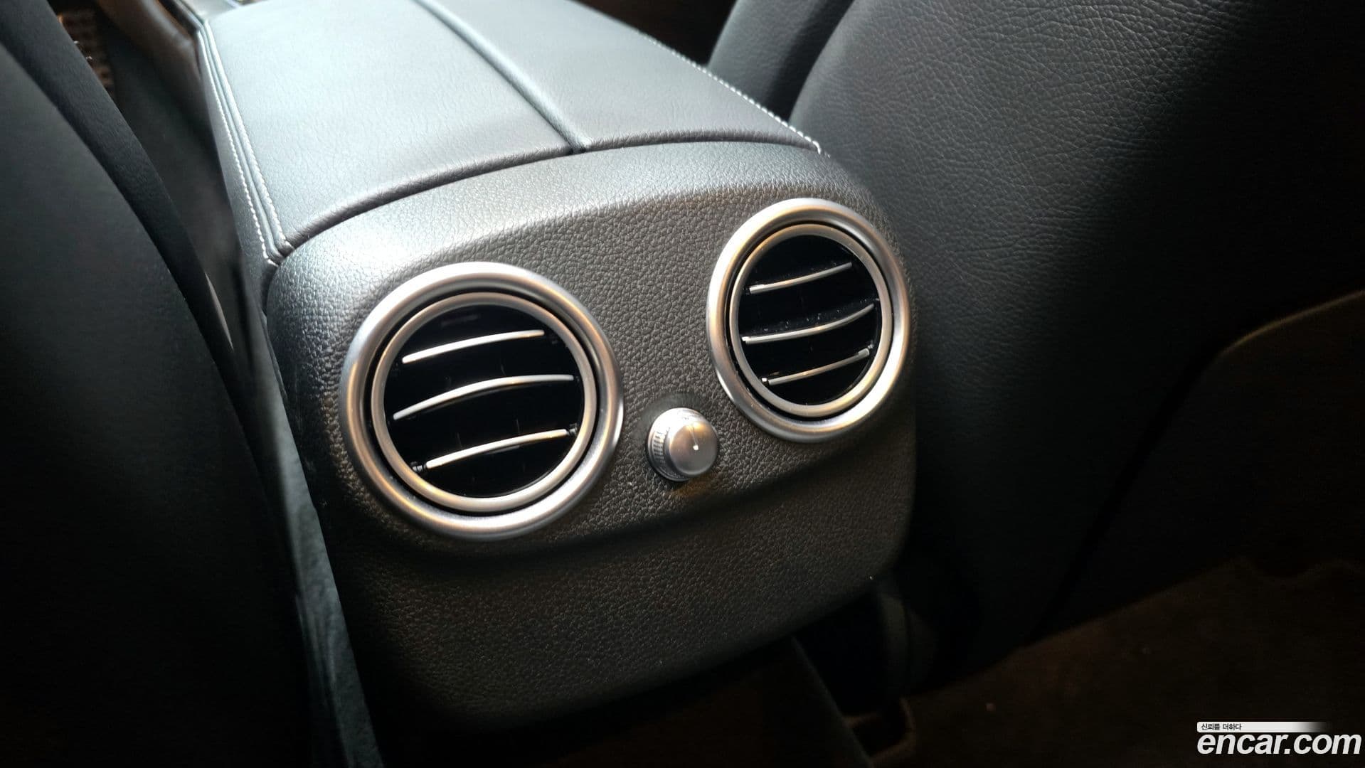 Main__Slider__Photo:C-Class Mercedes-Benz 2021.1-17