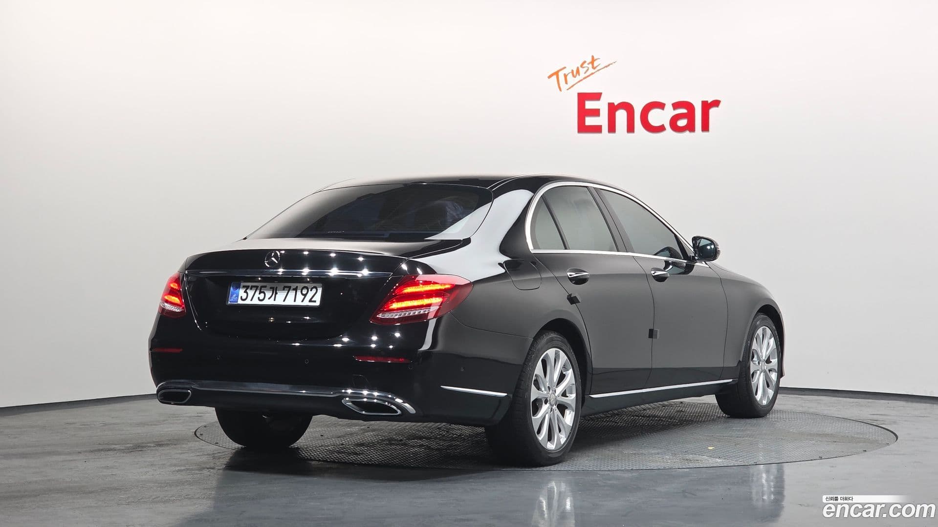 Main__Slider__Photo:E-Class Mercedes-Benz 2016.7-1