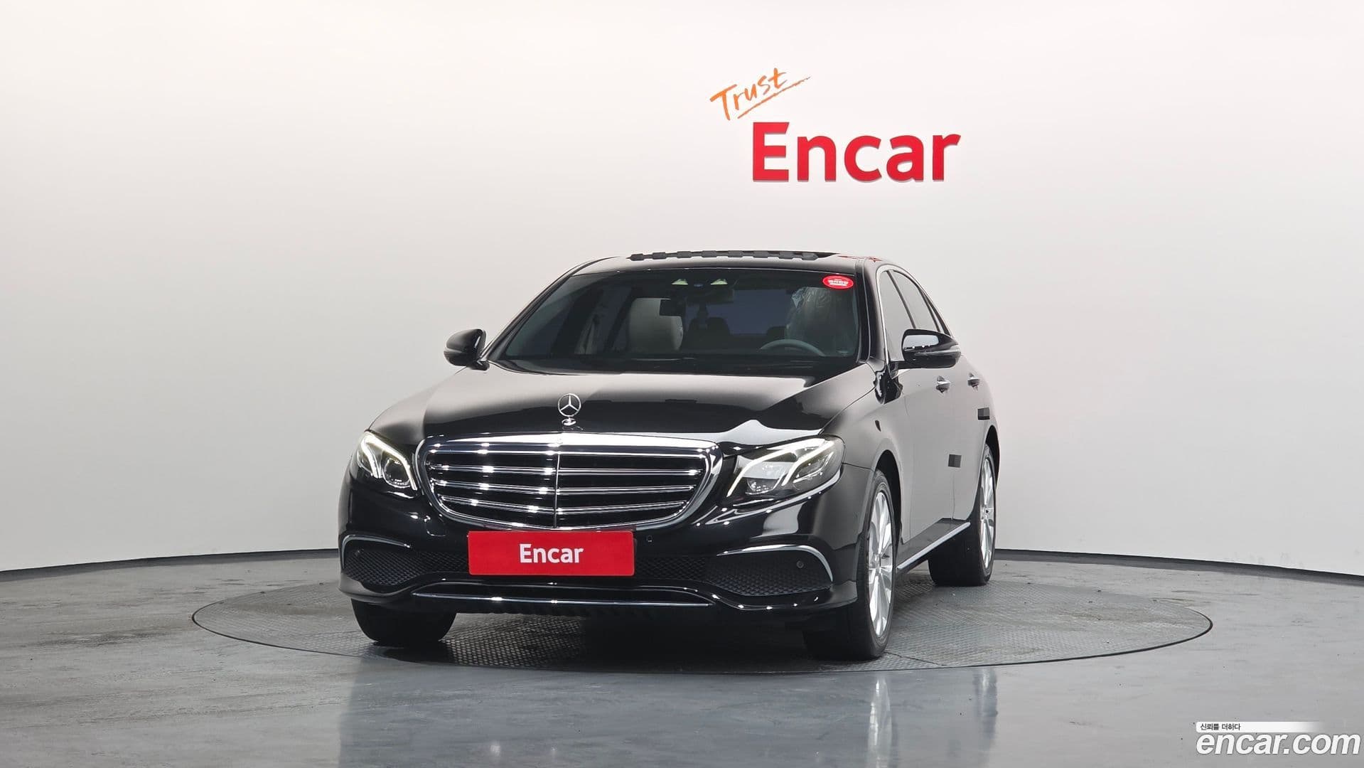 Main__Slider__Photo:E-Class Mercedes-Benz 2016.7-2