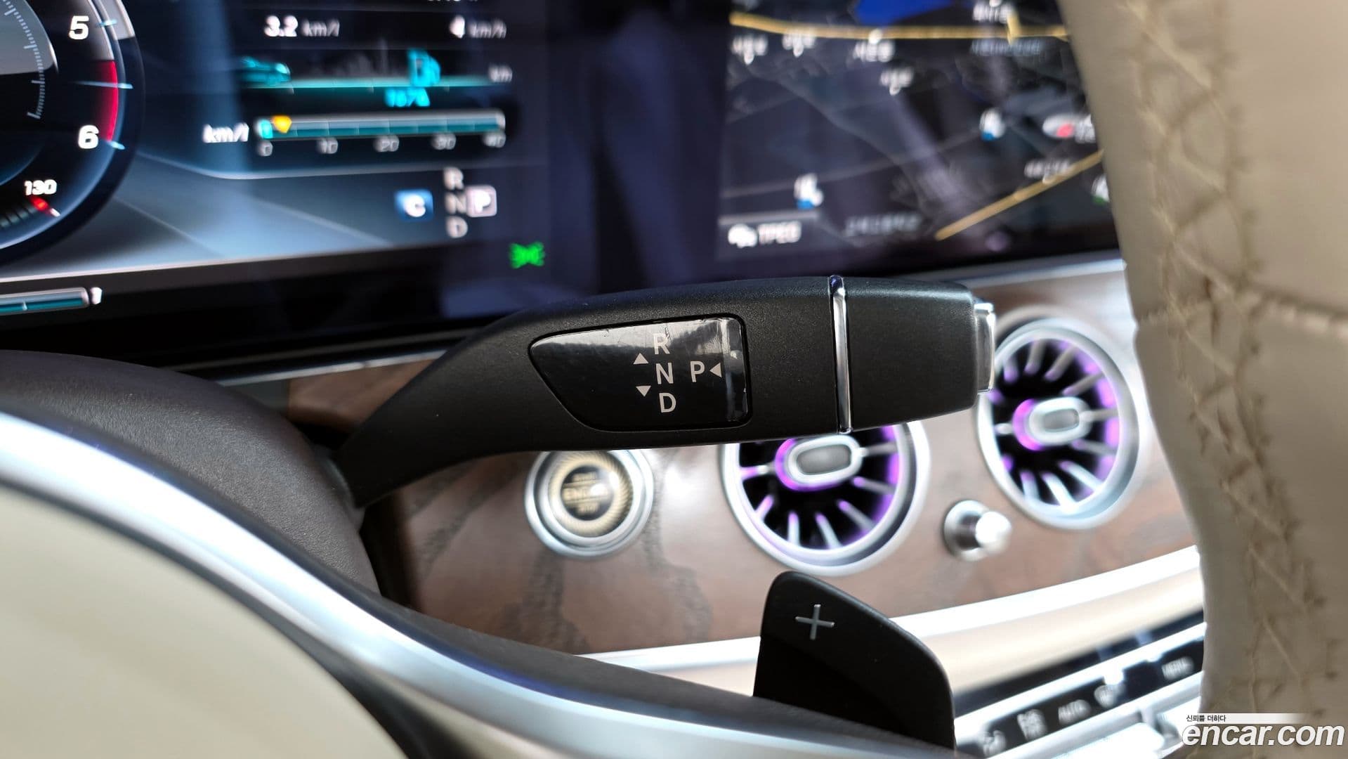 Main__Slider__Photo:E-Class Mercedes-Benz 2016.7-8