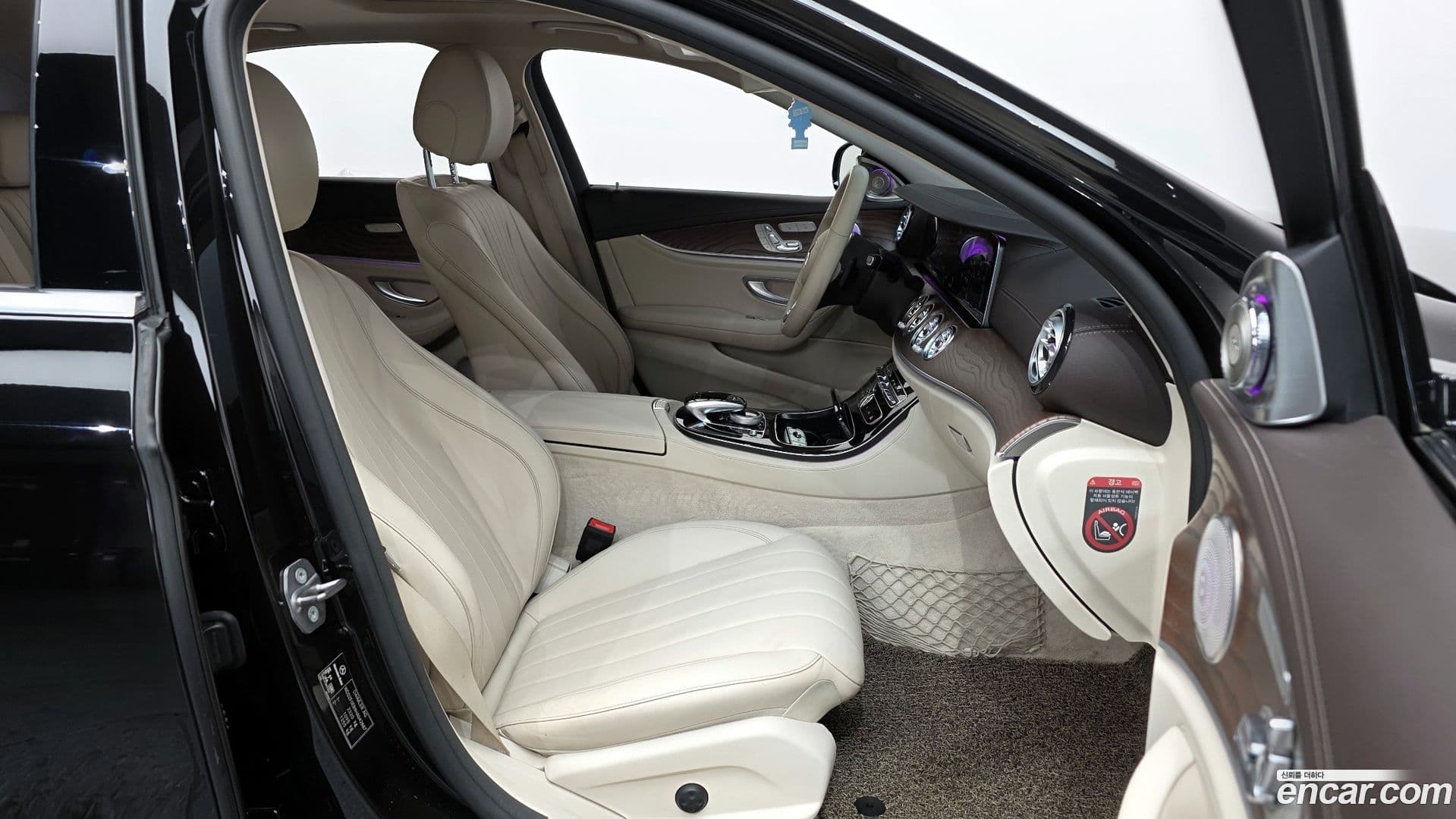 Main__Slider__Photo:E-Class Mercedes-Benz 2016.7-10