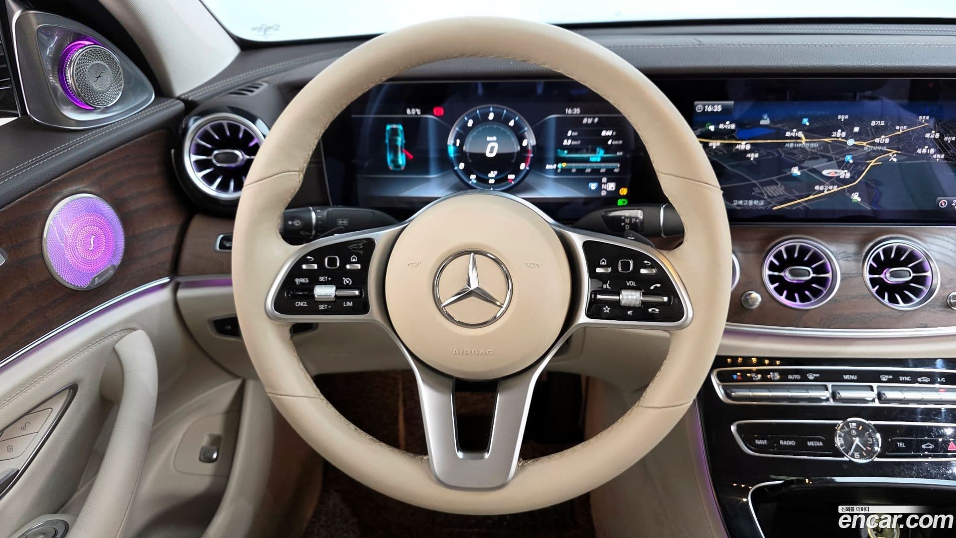 Main__Slider__Photo:E-Class Mercedes-Benz 2016.7-12