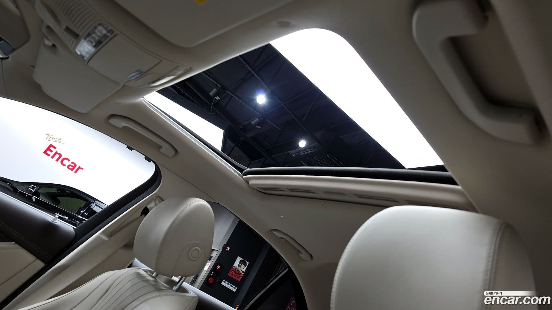 Main__Slider__Photo:E-Class Mercedes-Benz 2016.7-17