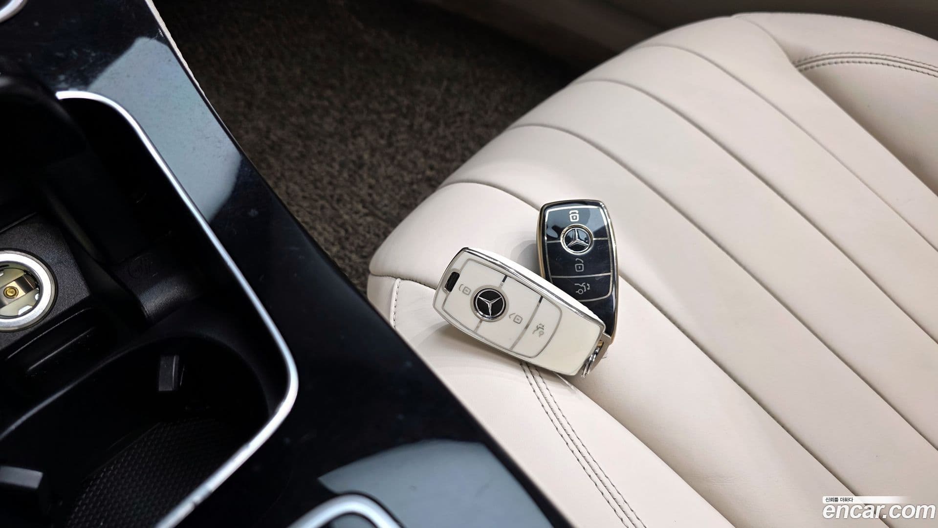 Main__Slider__Photo:E-Class Mercedes-Benz 2016.7-18