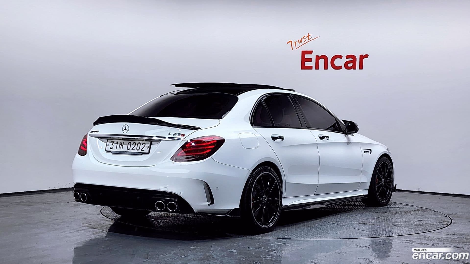 Main__Slider__Photo:C-Class Mercedes-Benz 2016.1-1