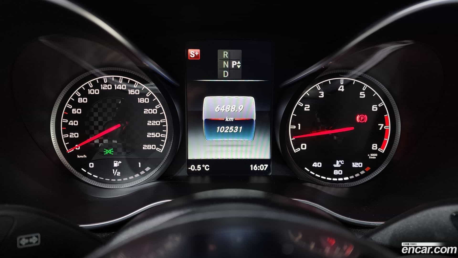 C-Class Mercedes-Benz 2016.1-INNER-008