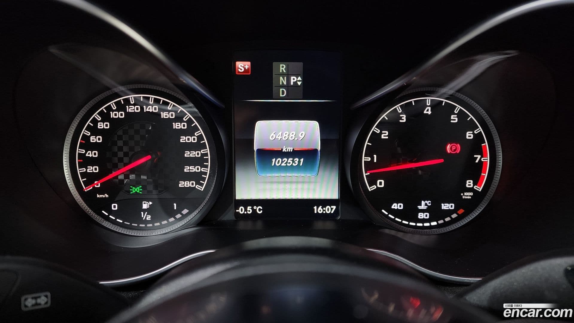 Main__Slider__Photo:C-Class Mercedes-Benz 2016.1-7