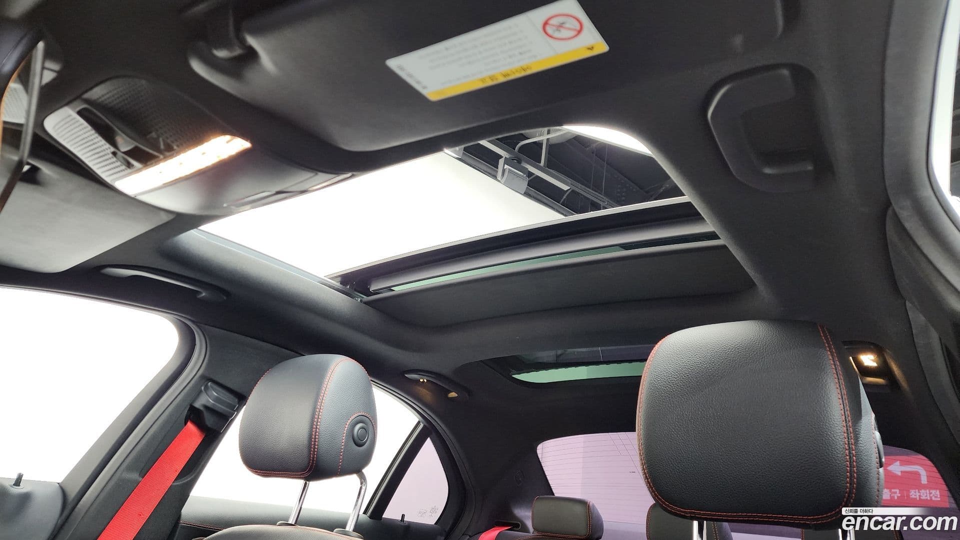 Main__Slider__Photo:C-Class Mercedes-Benz 2016.1-18