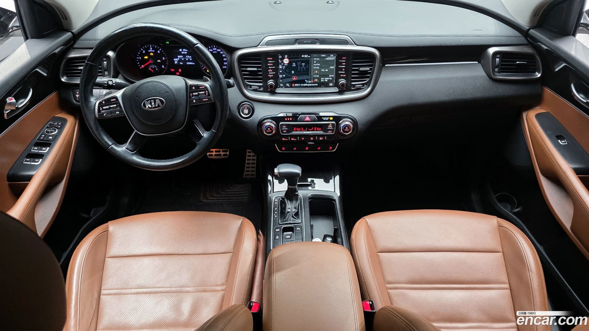 Main__Slider__Photo:Sorento Kia 2019.1-6
