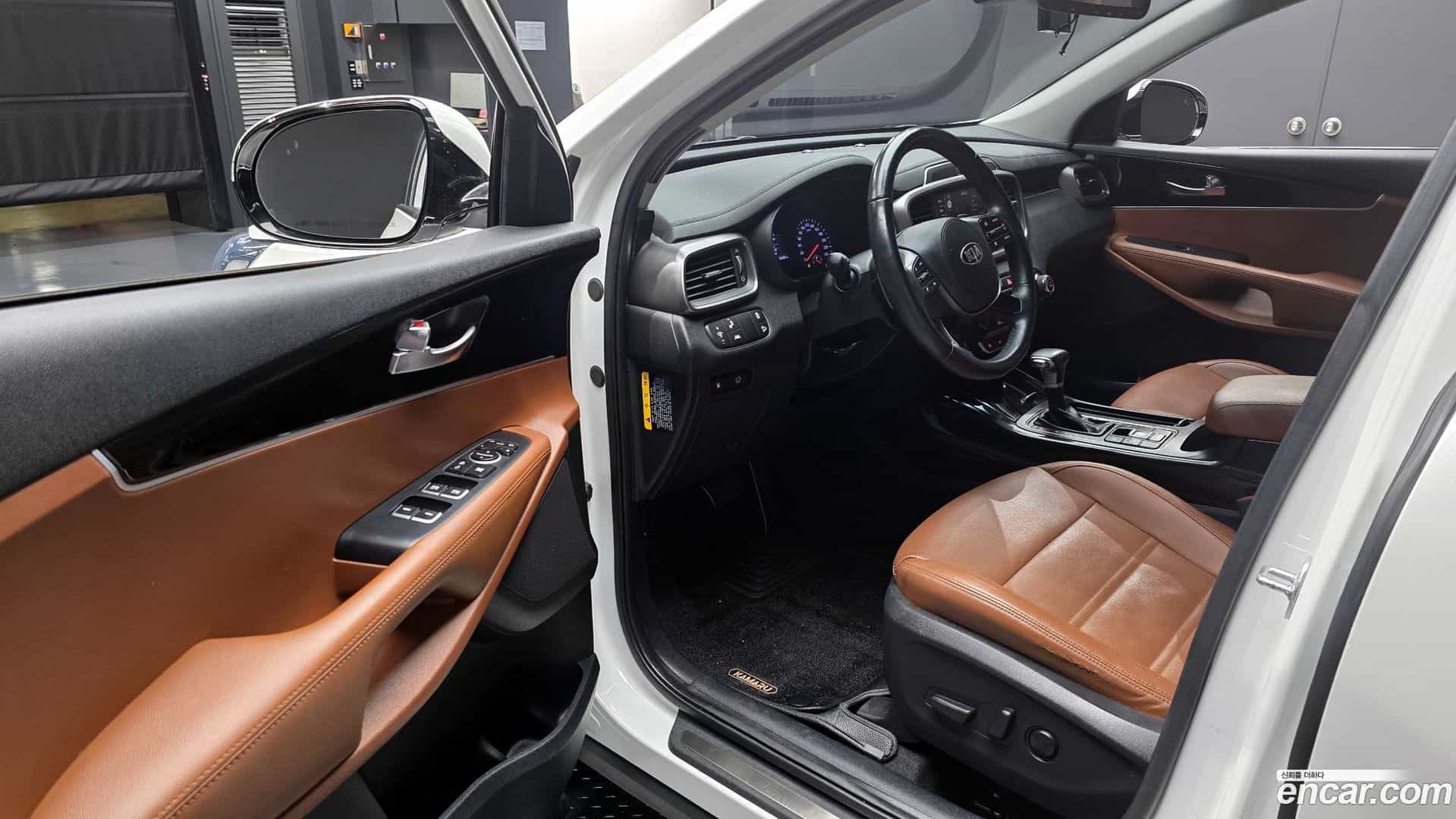 Sorento Kia 2019.1-INNER-010