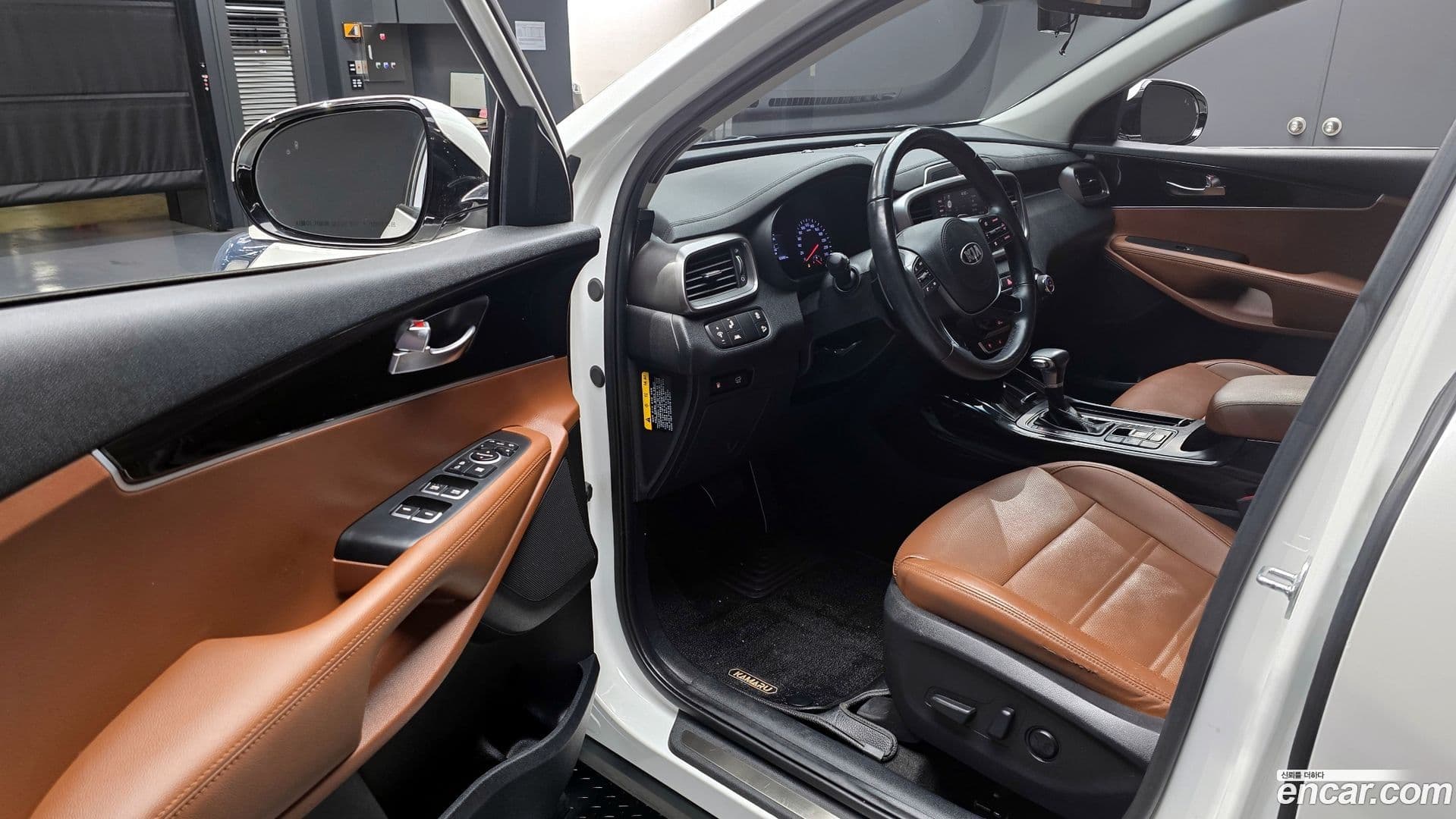 Main__Slider__Photo:Sorento Kia 2019.1-9