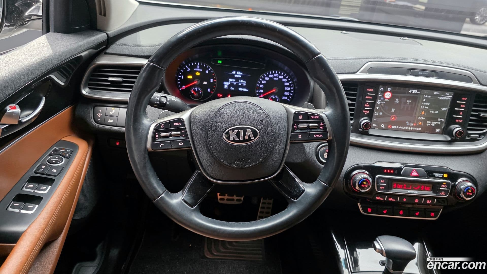 Main__Slider__Photo:Sorento Kia 2019.1-12