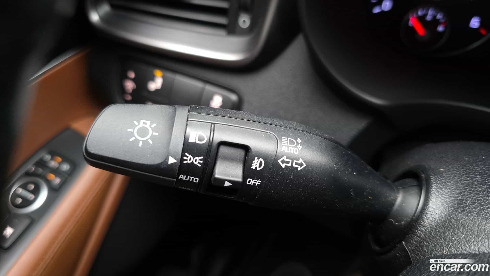 Sorento Kia 2019.1-OPTION-023