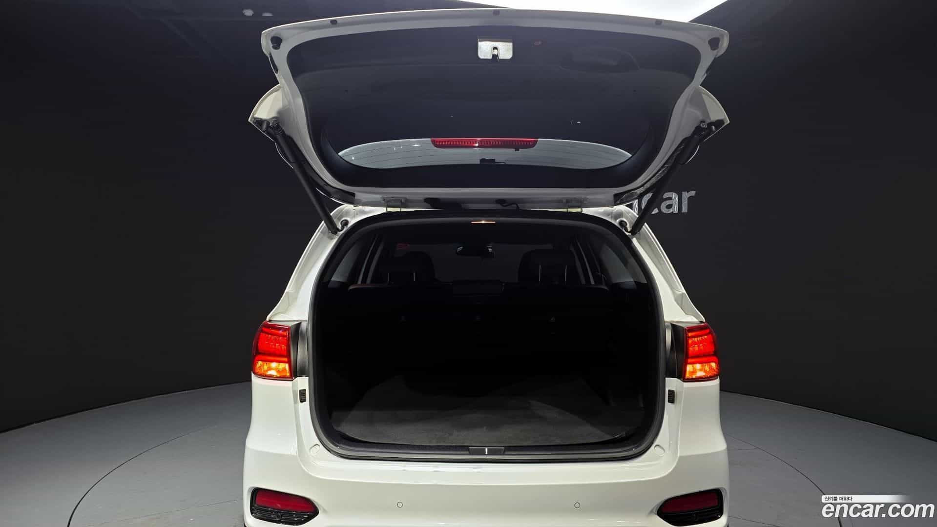 Sorento Kia 2019.1-OPTION-024