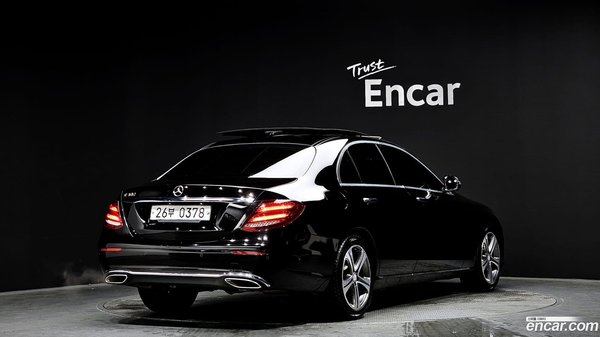 Main__Slider__Photo:E-Class Mercedes-Benz 2016.7-1