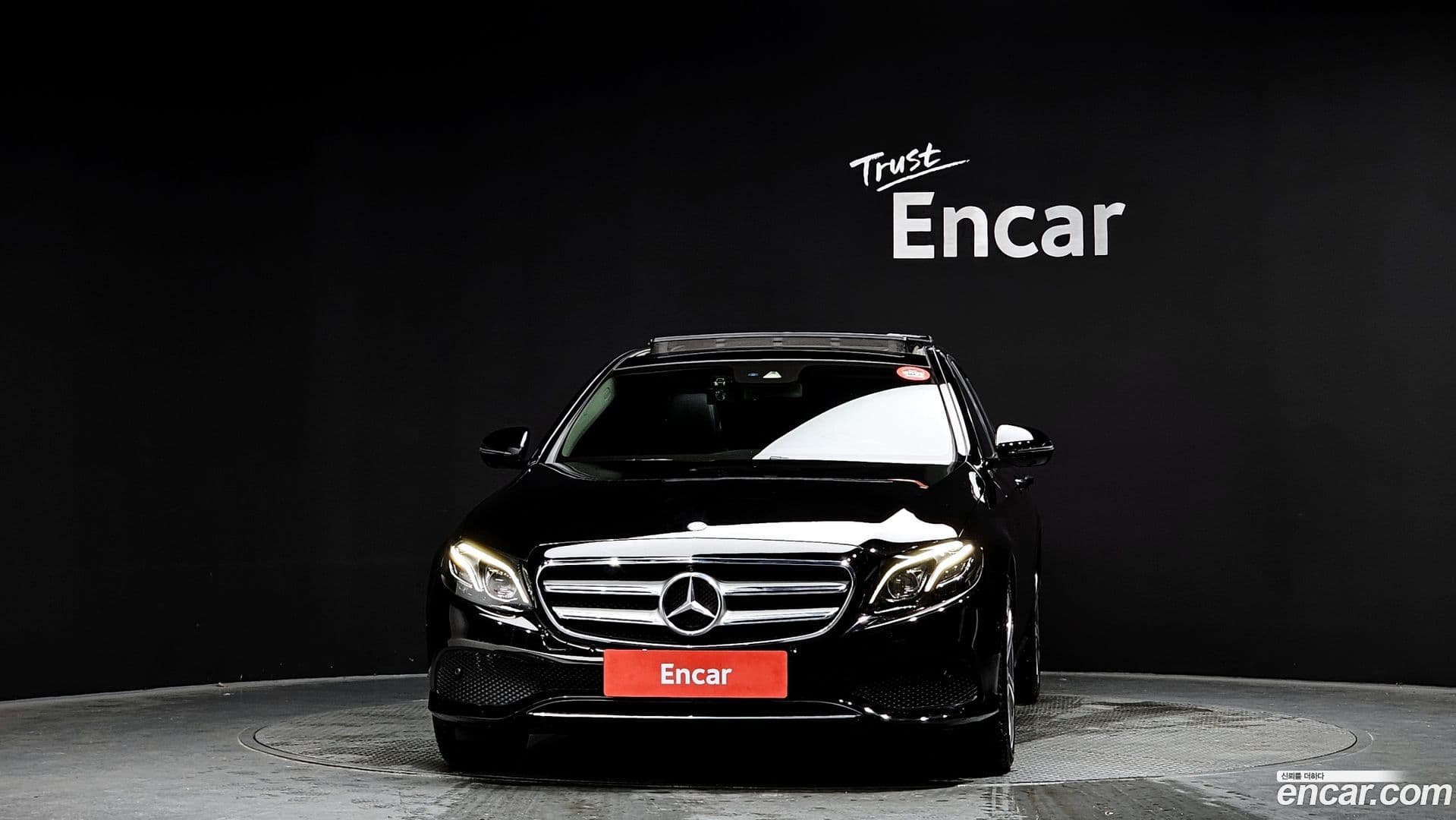 Main__Slider__Photo:E-Class Mercedes-Benz 2016.7-2