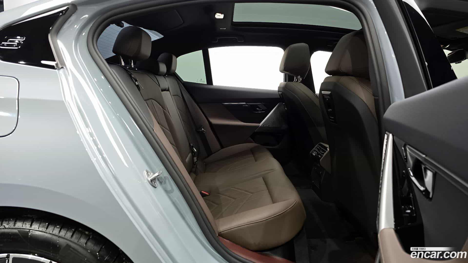 5-Series BMW 2025.6-OPTION-016