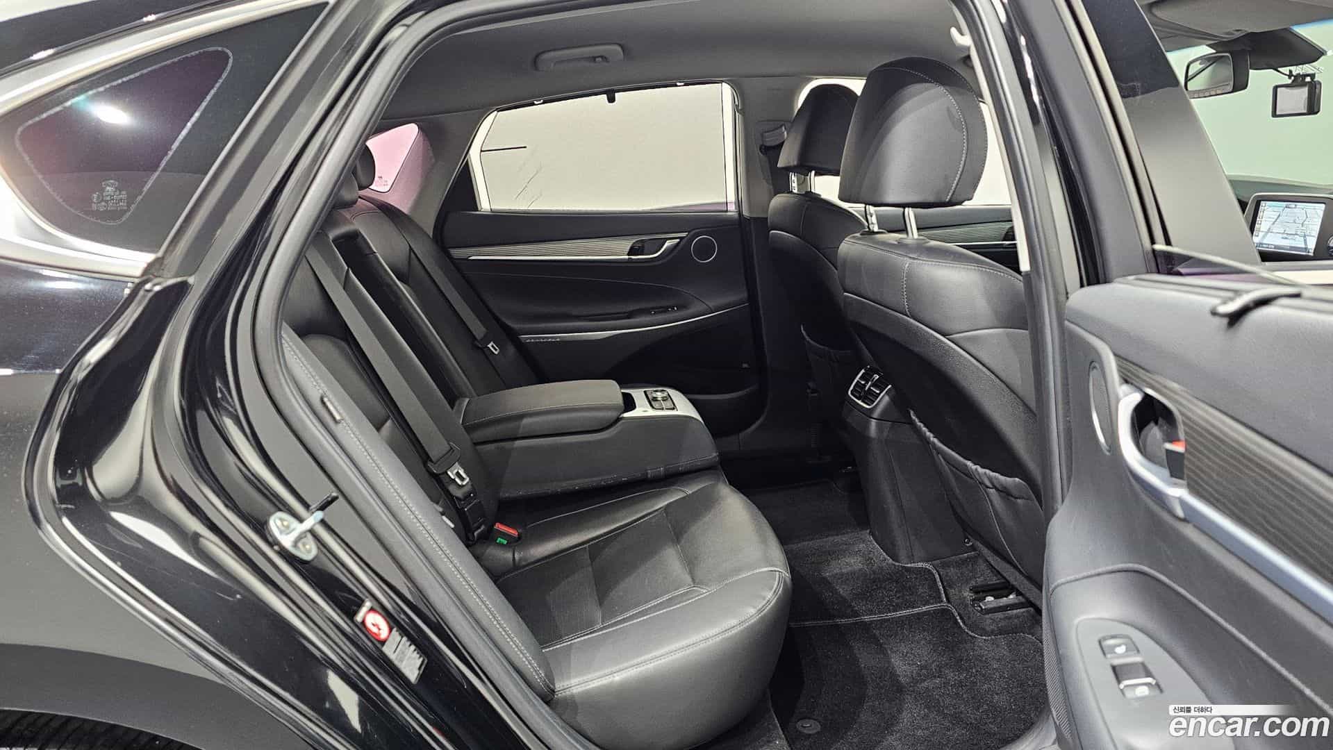 Grandeur Hyundai 2018.3-OPTION-016