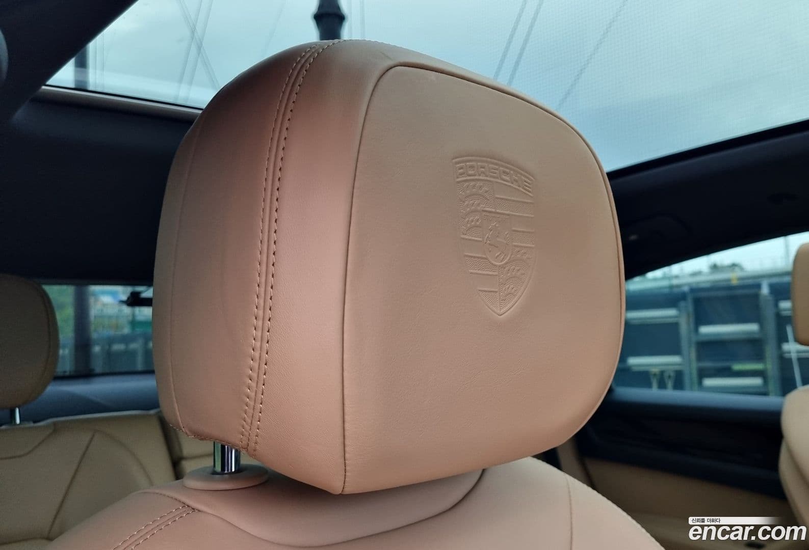 Main__Slider__Photo:Cayenne Porsche 2020.6-14