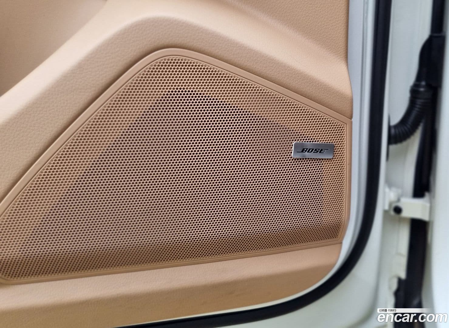 Main__Slider__Photo:Cayenne Porsche 2020.6-15