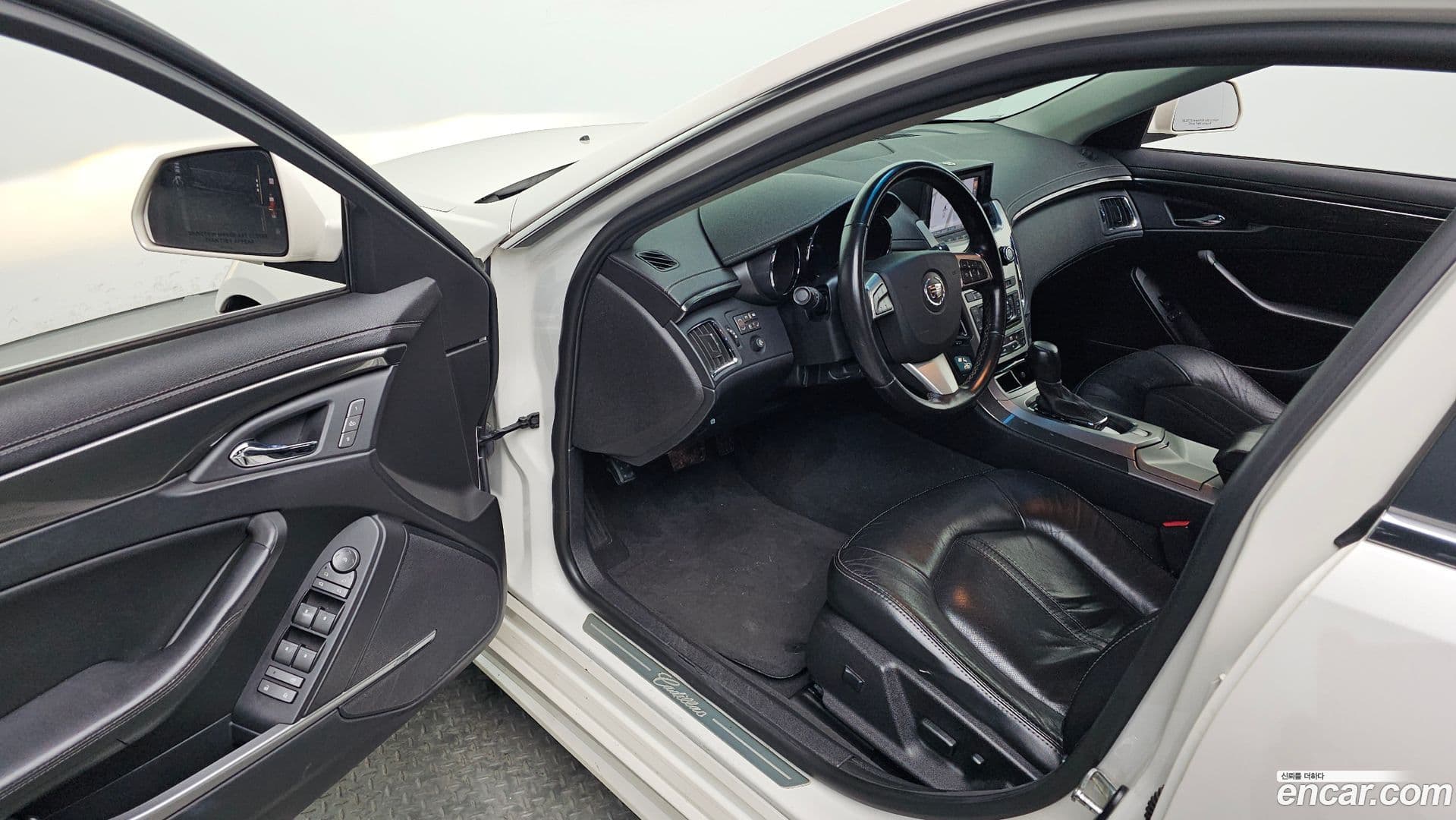 Main__Slider__Photo:CTS Cadillac 2012.5-9