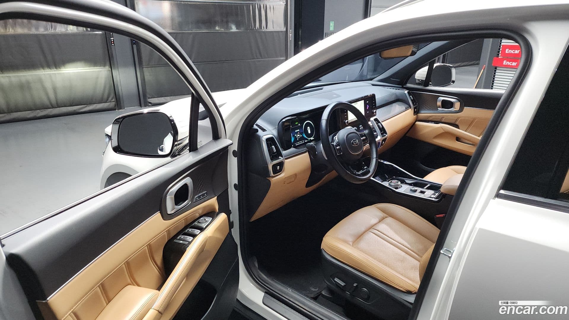 Main__Slider__Photo:Sorento Kia 2021.0-9