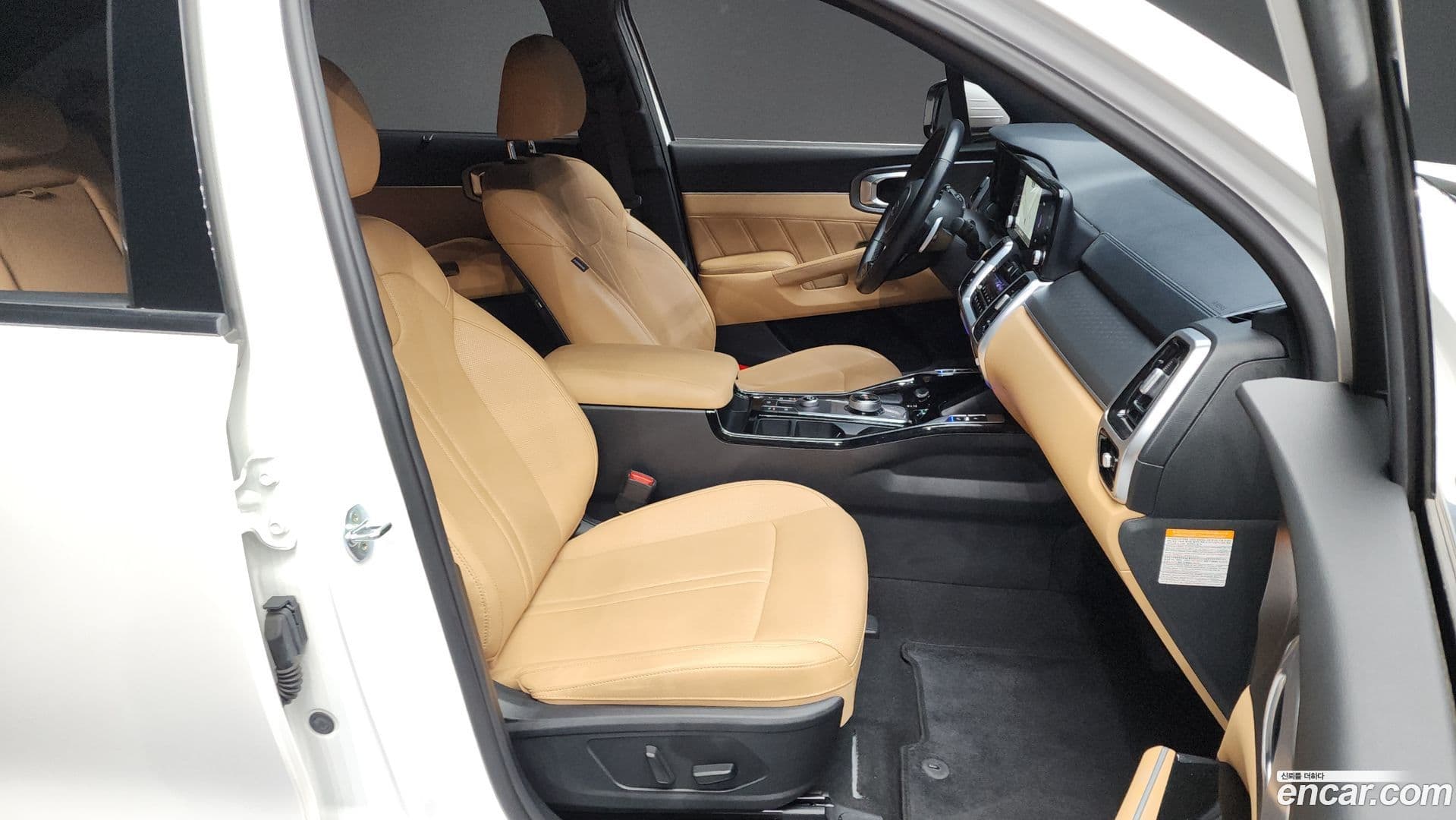 Main__Slider__Photo:Sorento Kia 2021.0-10