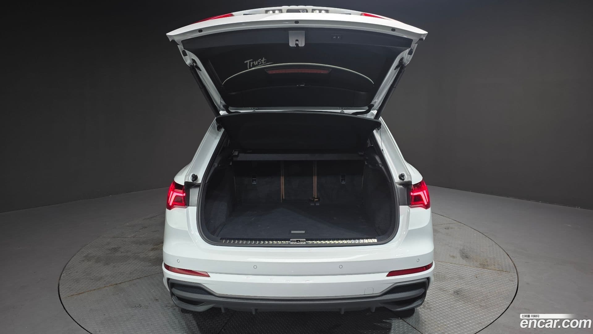 Main__Slider__Photo:Q3 Audi 2022.11-19