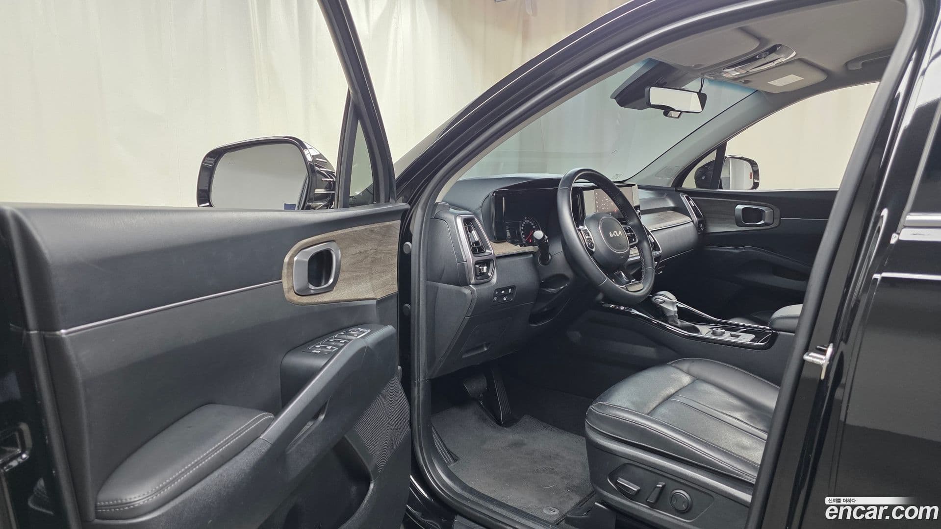 Main__Slider__Photo:Sorento Kia 2022.6-9