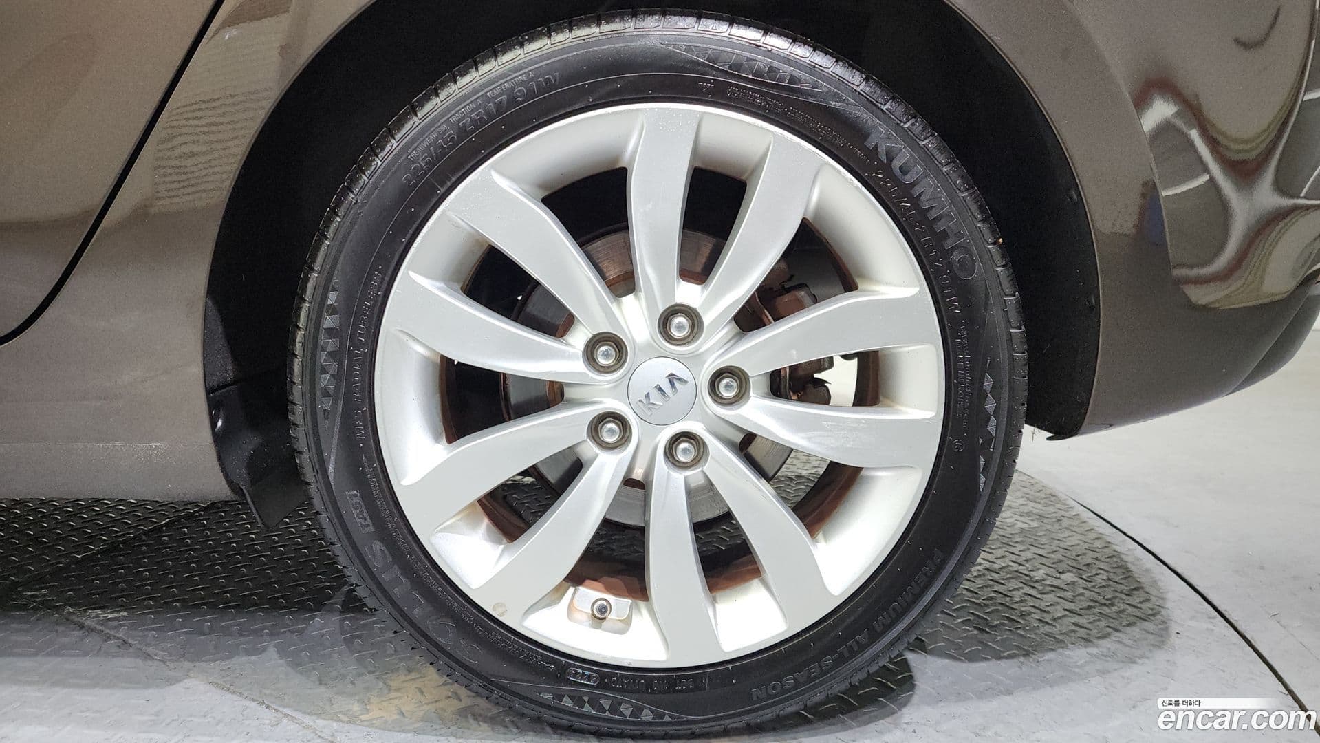 Main__Slider__Photo:Carens Kia 2013.4-4