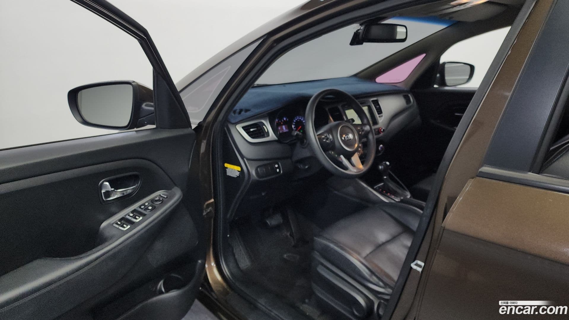 Main__Slider__Photo:Carens Kia 2013.4-9