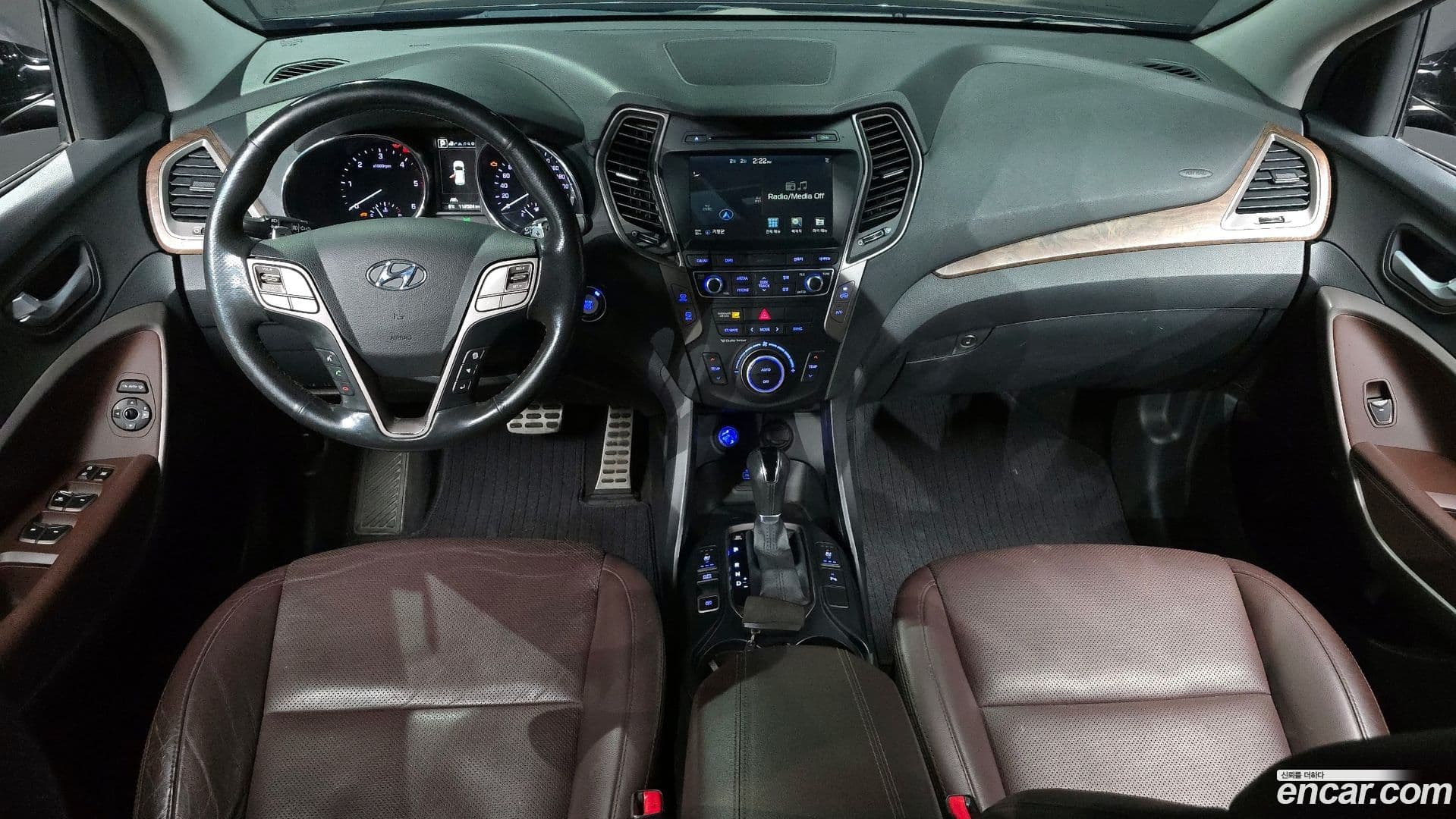 Main__Slider__Photo:Santafe Hyundai 2016.11-6