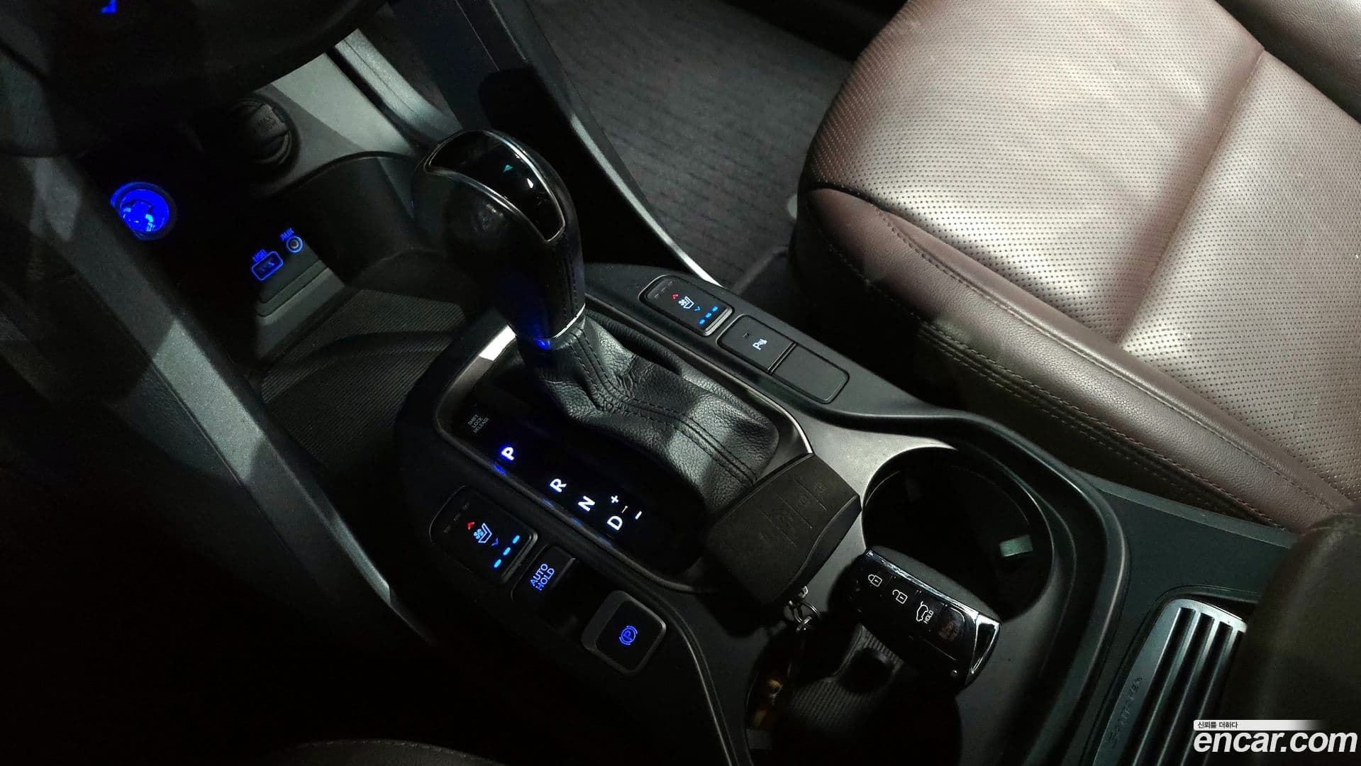 Main__Slider__Photo:Santafe Hyundai 2016.11-8