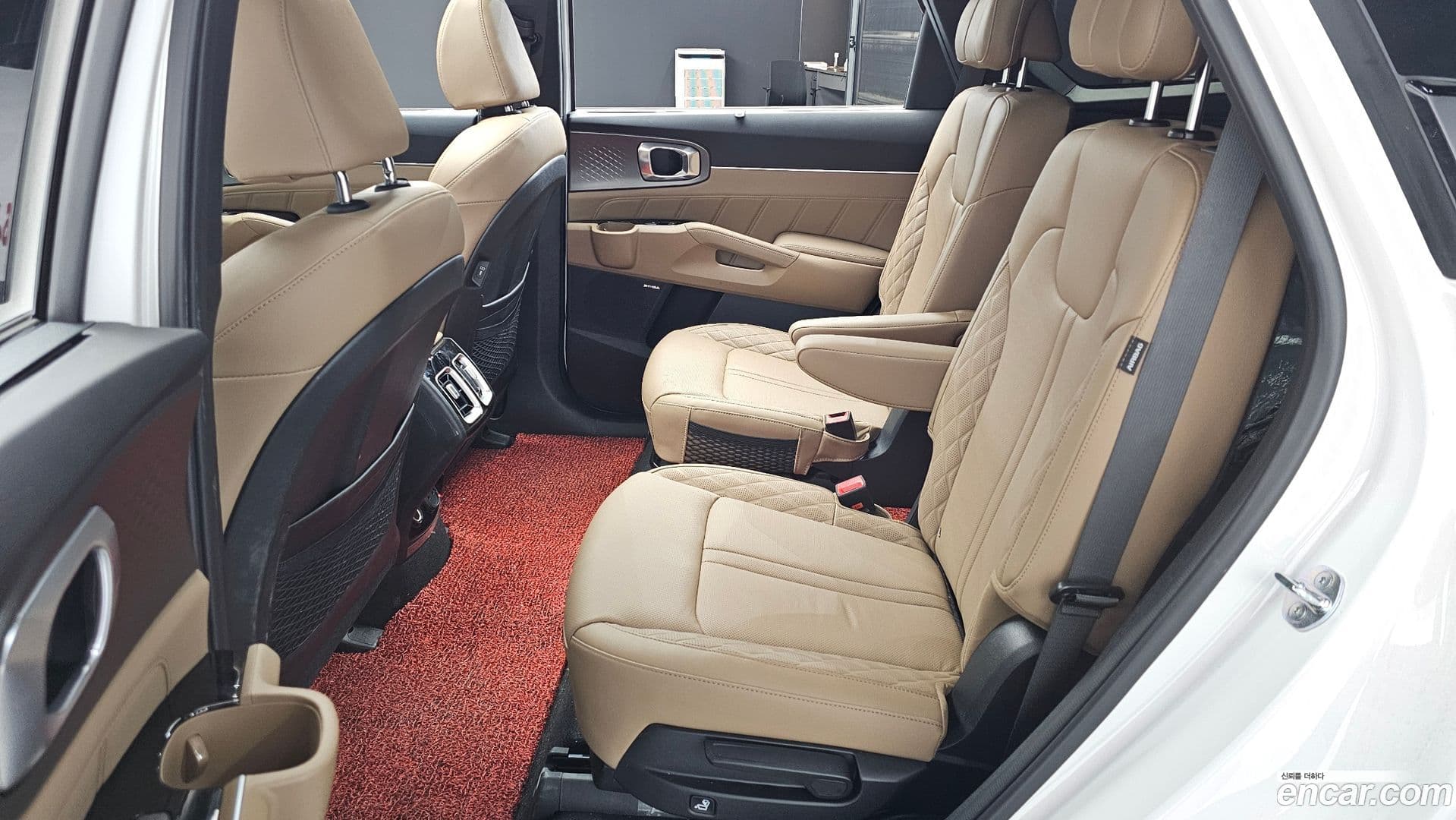 Main__Slider__Photo:Sorento Kia 2024.0-11