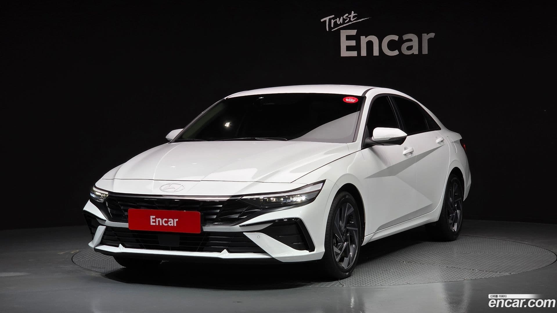 Main__Slider__Photo:AVANTE Hyundai 2025.3-0